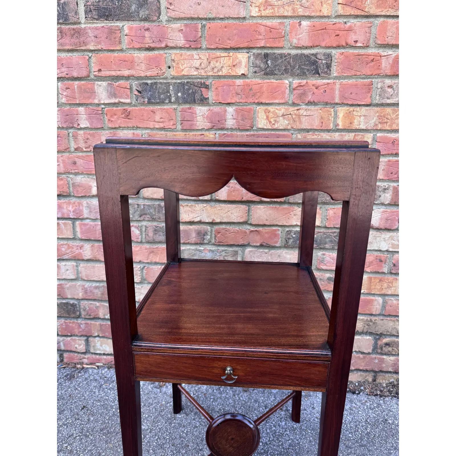 English 19th Century Georgian Mahogany Washstand/Side Table For Sale