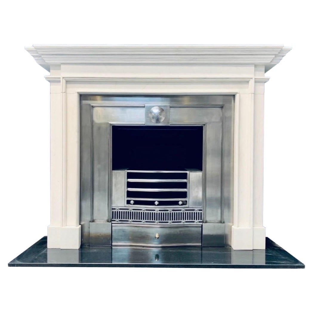 Cornice per caminetto in marmo statuario di stile georgiano del XIX secolo.