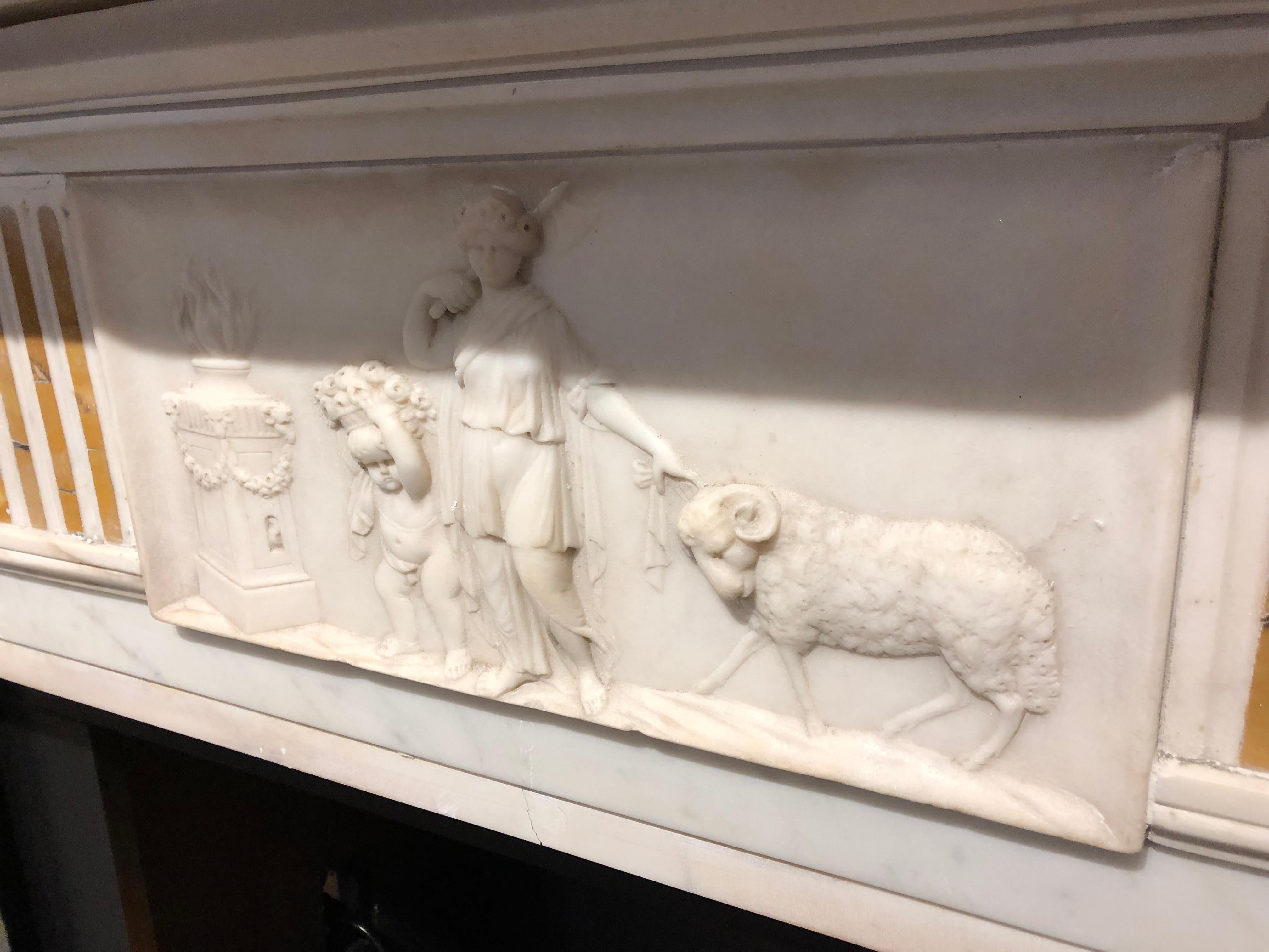 Georgianischer Kaminsims aus Bildhauermarmor des 19. Jahrhunderts mit Siena-Intarsien NY-156 (Siena-Marmor) im Angebot