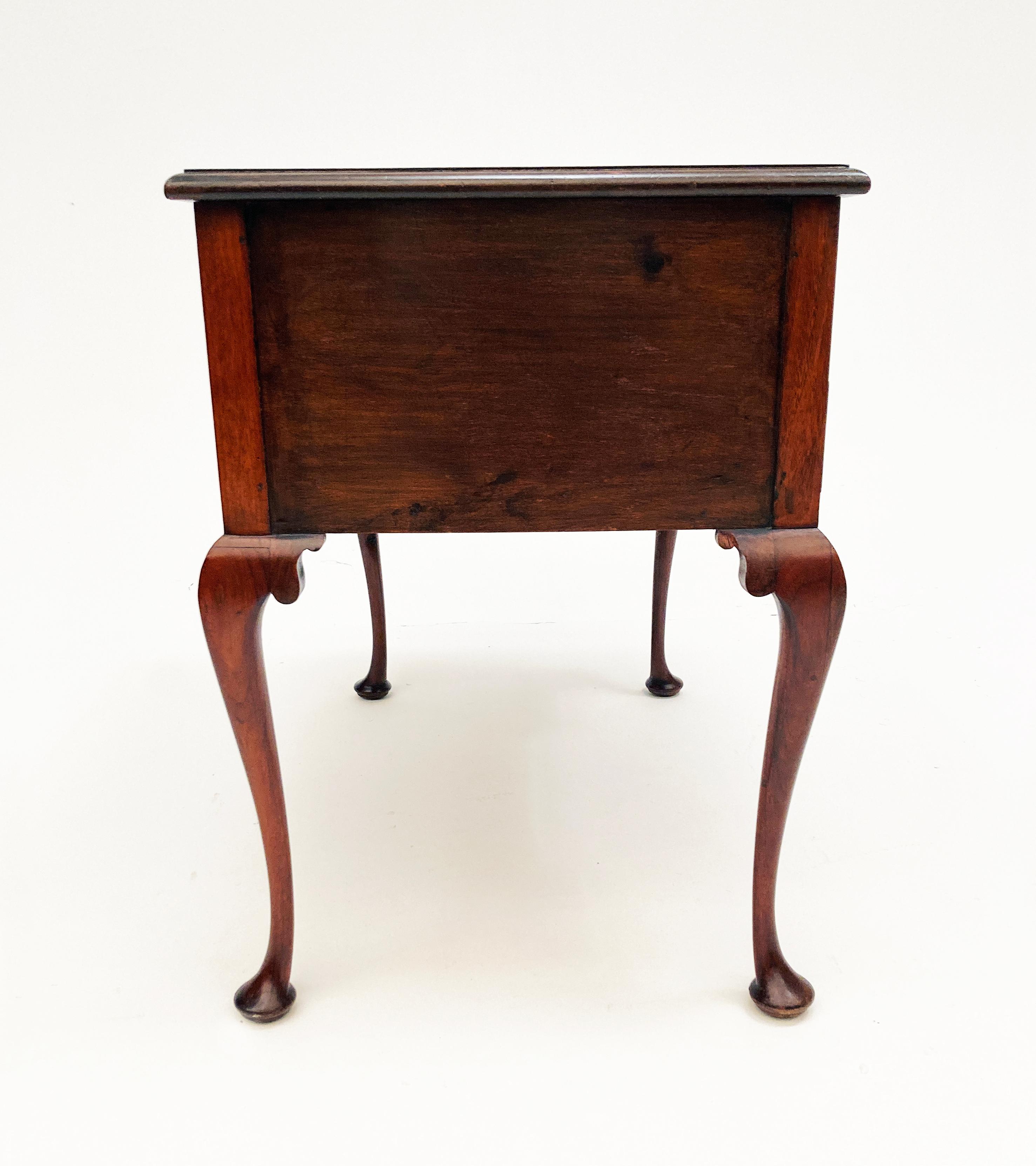 19th Century Georgian Period English Flame Mahogany Lowboy/Side Table For Sale 2
