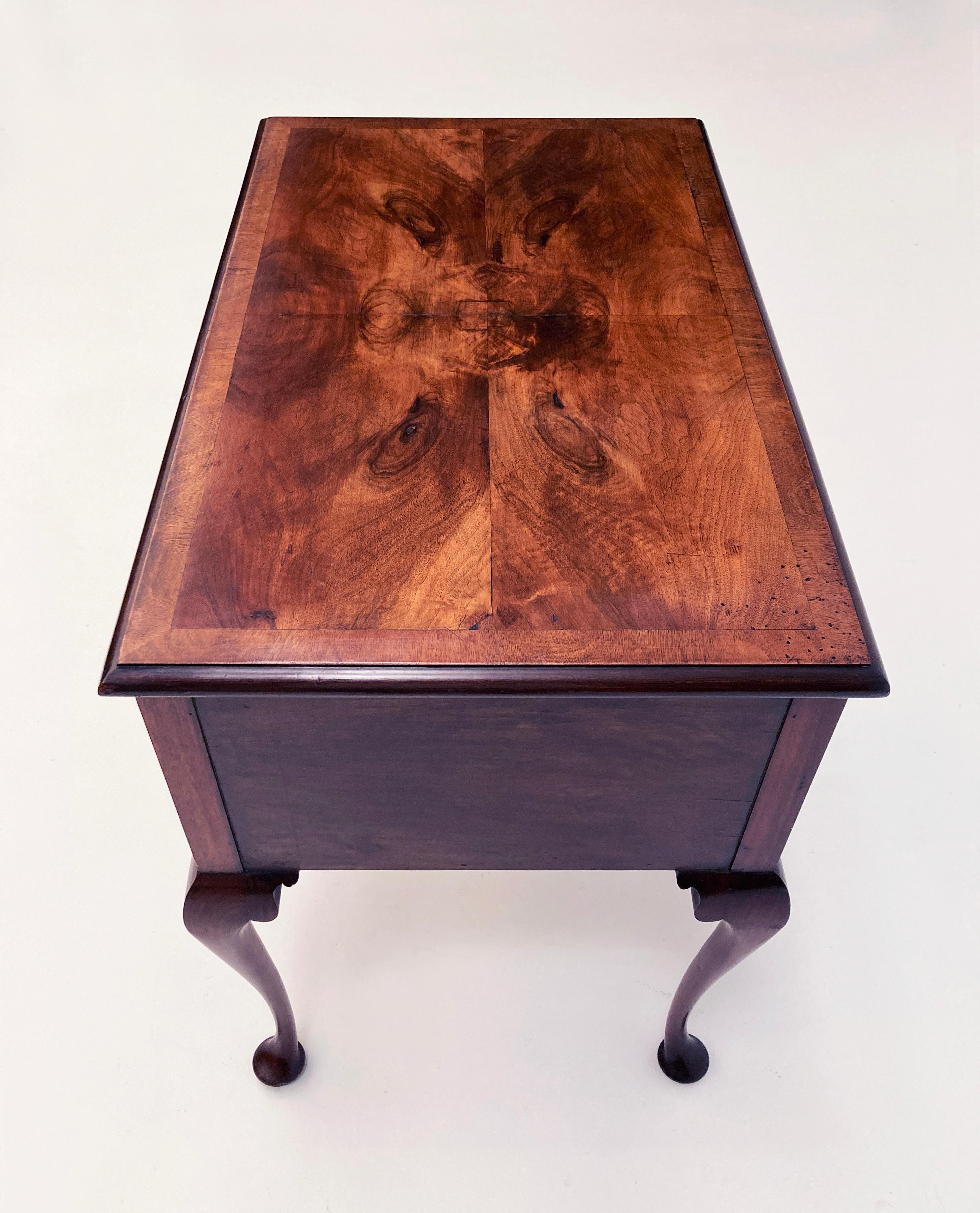 19th Century Georgian Period English Flame Mahogany Lowboy/Side Table For Sale 3