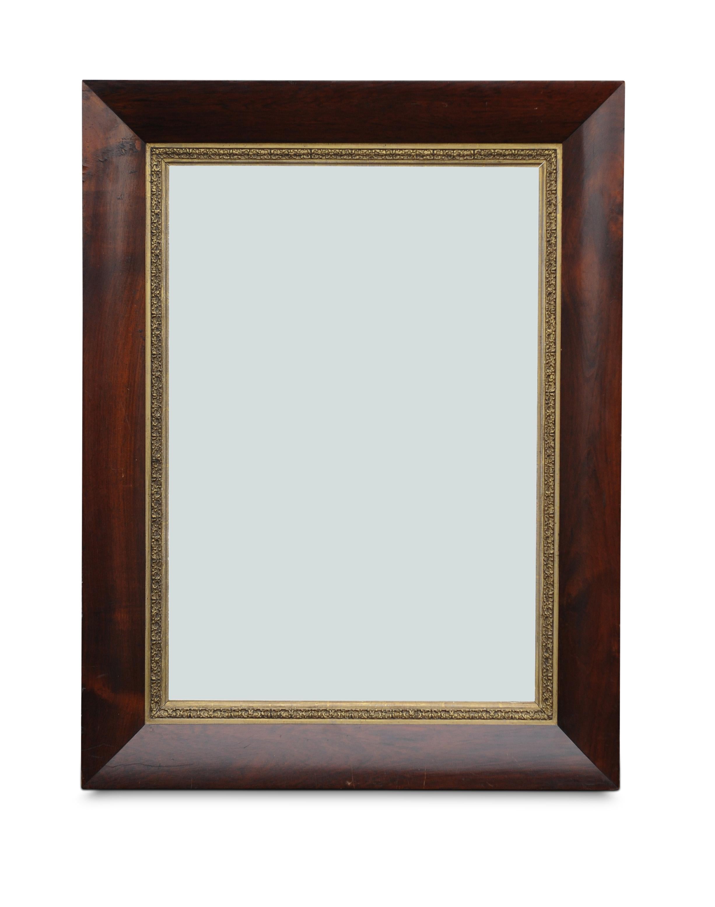Espejo de pared con retrato de palisandro georgiano del siglo XIX con incrustaciones doradas decorativas Siglo XIX

Un impresionante espejo de pared adecuado para espacios de época o modernos, para añadir un toque de elegancia atemporal.

Se puede