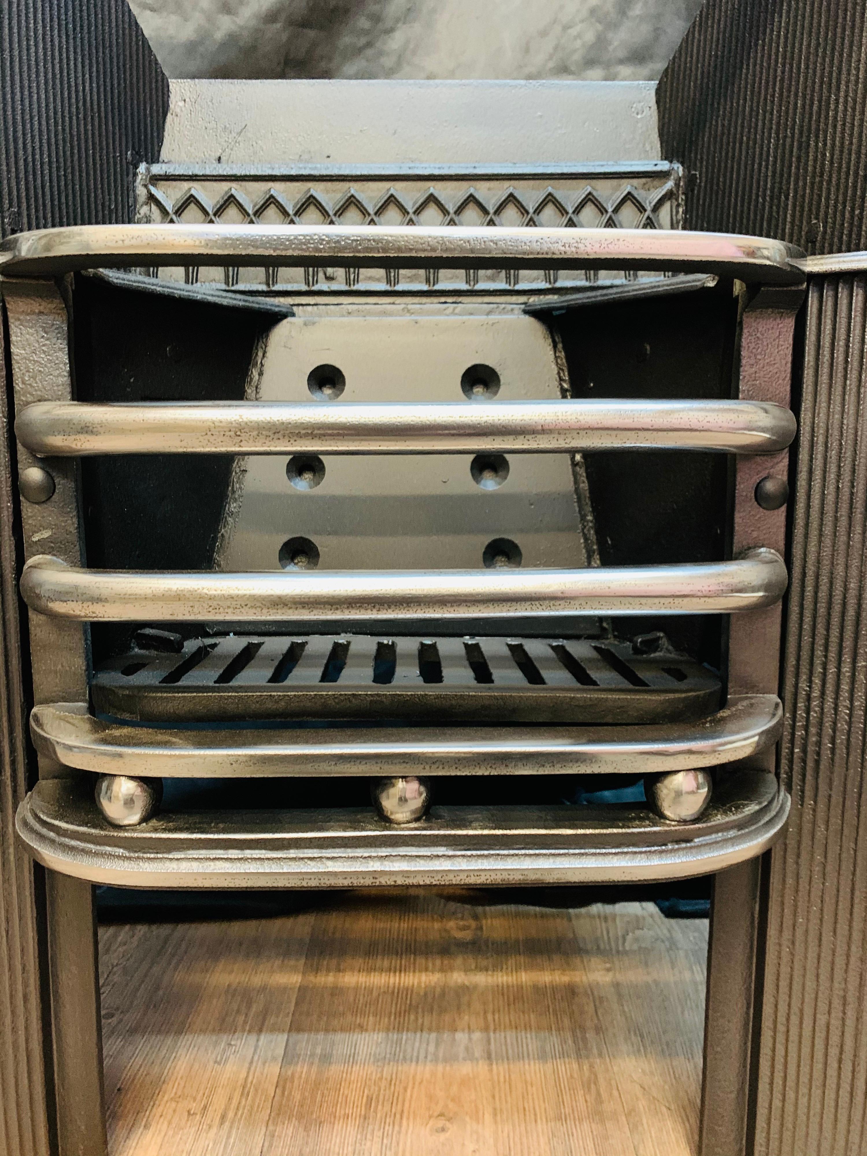 19th Century Georgian Scottish Carron Cast Iron Fireplace Insert In Good Condition For Sale In Edinburgh, GB