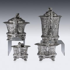 vierteiliges Tee- und Kaffeeservice aus georgischem Silber:: 19. Jahrhundert:: um 1821-1893