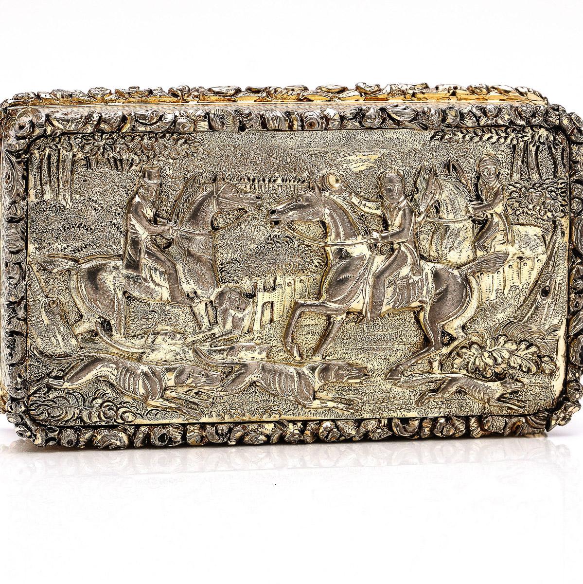 19th Century Georgian Solid Silver-Gilt Hunting Snuff Box, Birmingham, c.1830 4