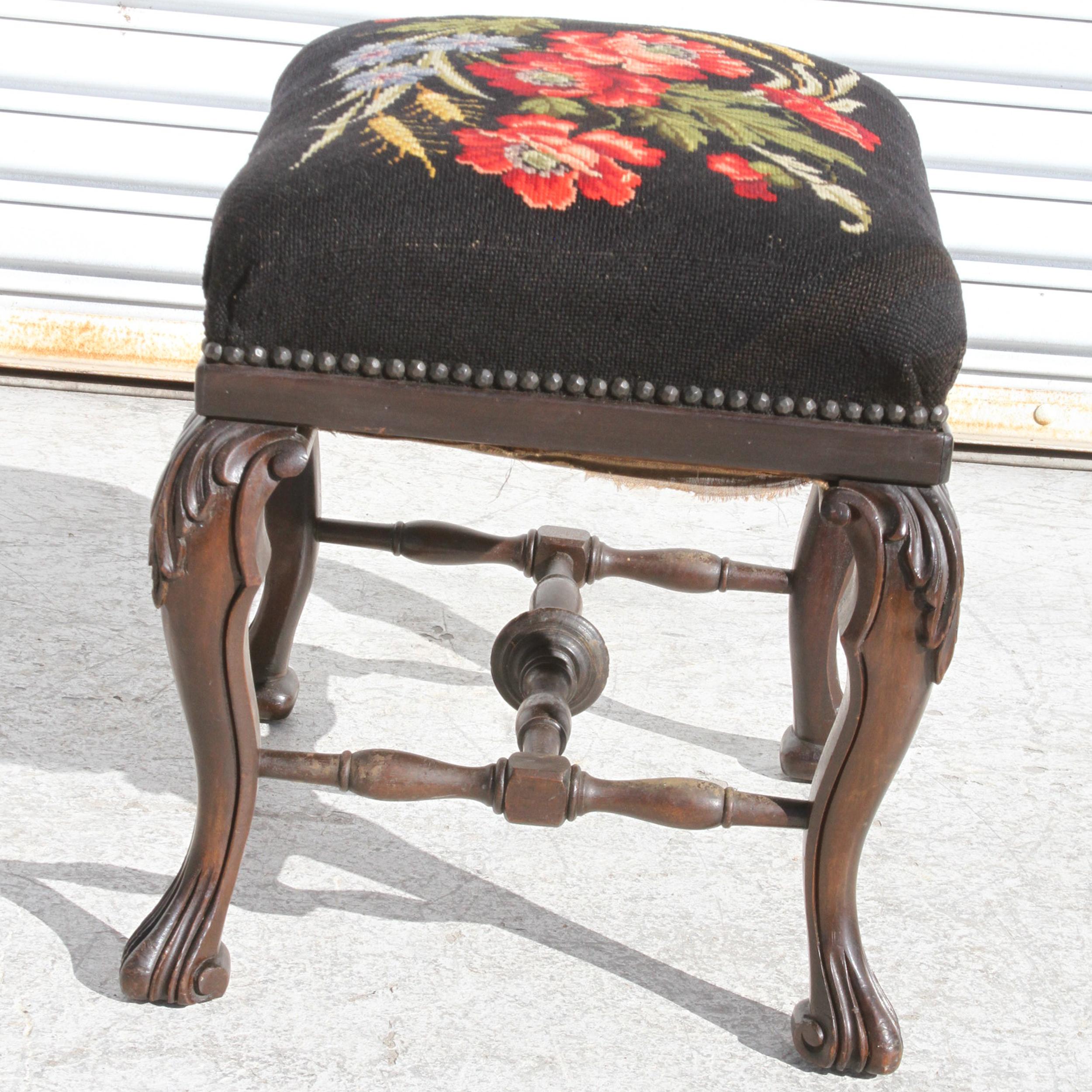 XIXe siècle Tabouret/banc géorgien du 19e siècle en vente