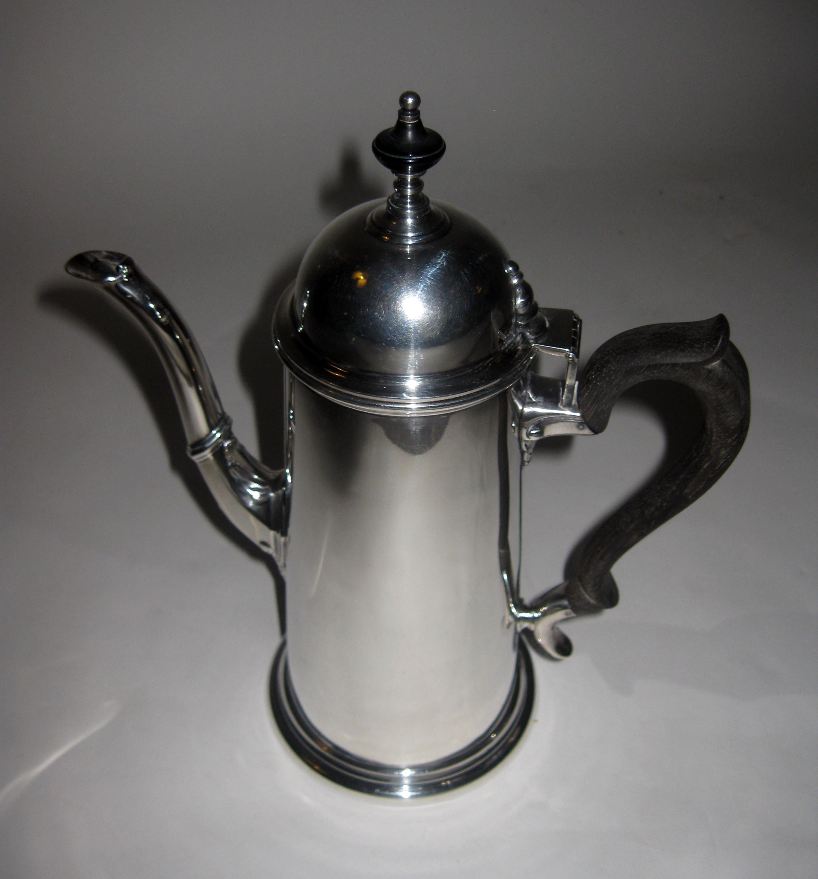 19th century Georgian Style Sterling Silver Coffee Server For Sale 1