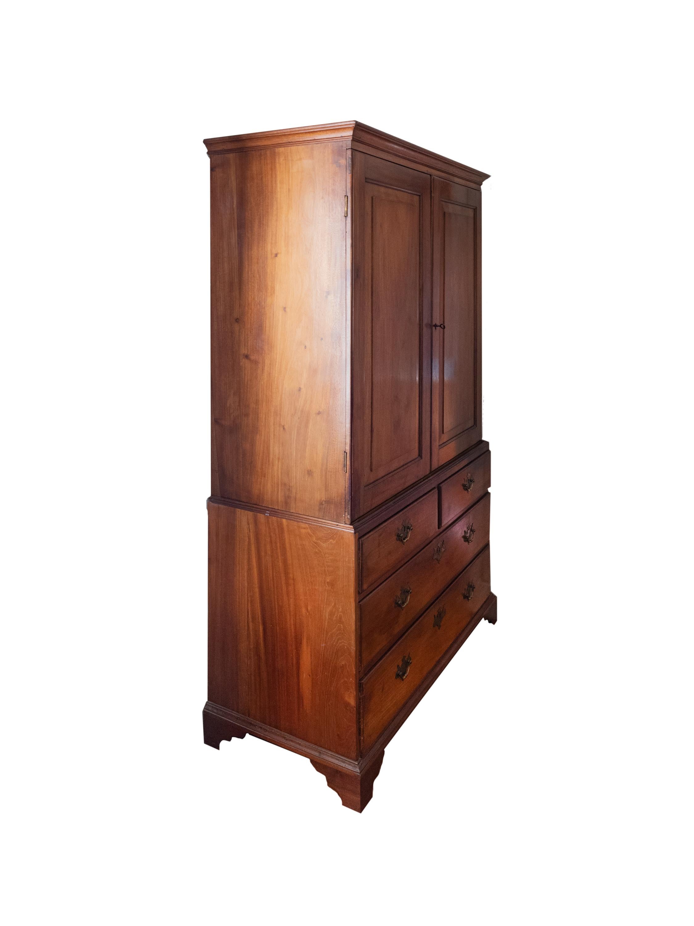 Kleiderschrank im georgianischen Stil des 19. Jahrhunderts, Portugal (Europäisch) im Angebot