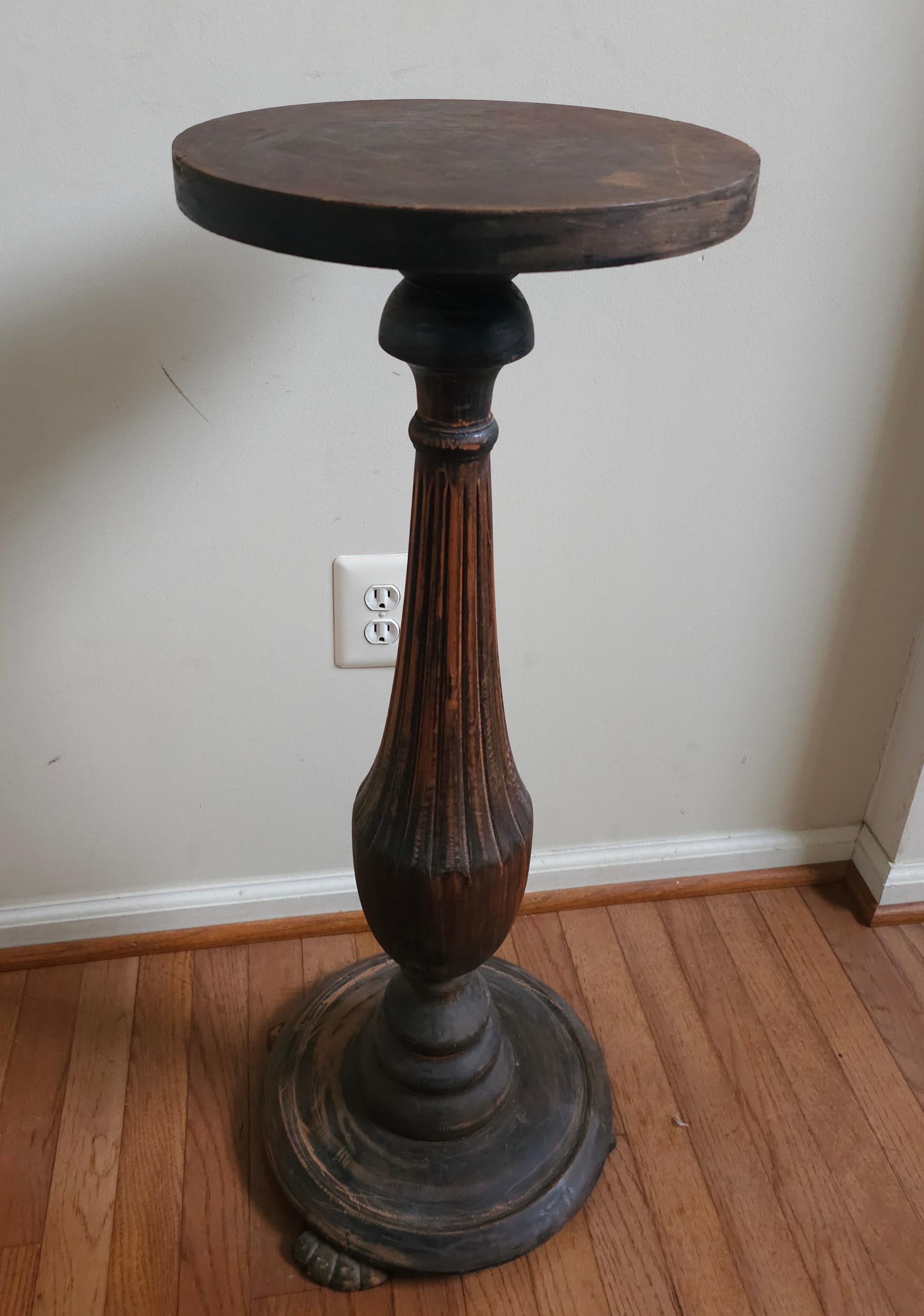 19th Century Georgian Walnut Patinated Pedestal Plant Stand For Sale 1
