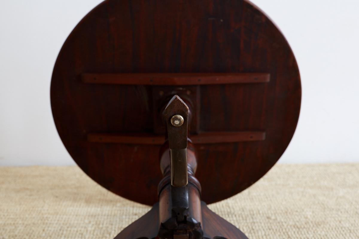 19th Century Georgian Walnut Round Pedestal Table 4