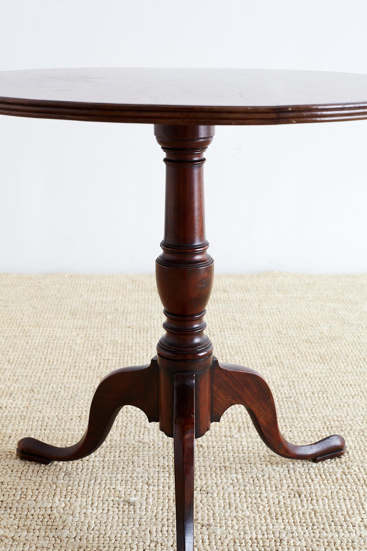 George III 19th Century Georgian Walnut Round Pedestal Table