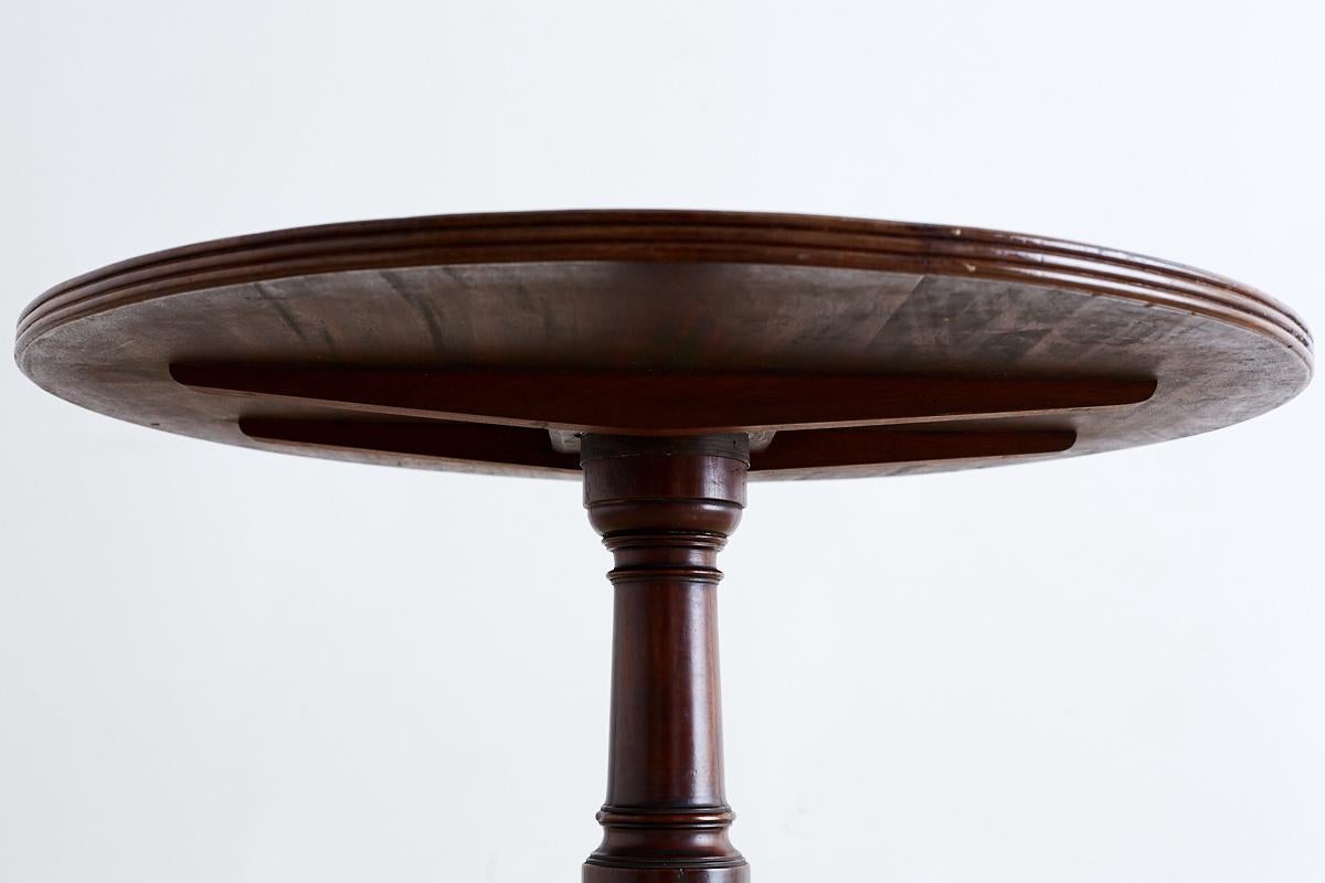 Hand-Crafted 19th Century Georgian Walnut Round Pedestal Table