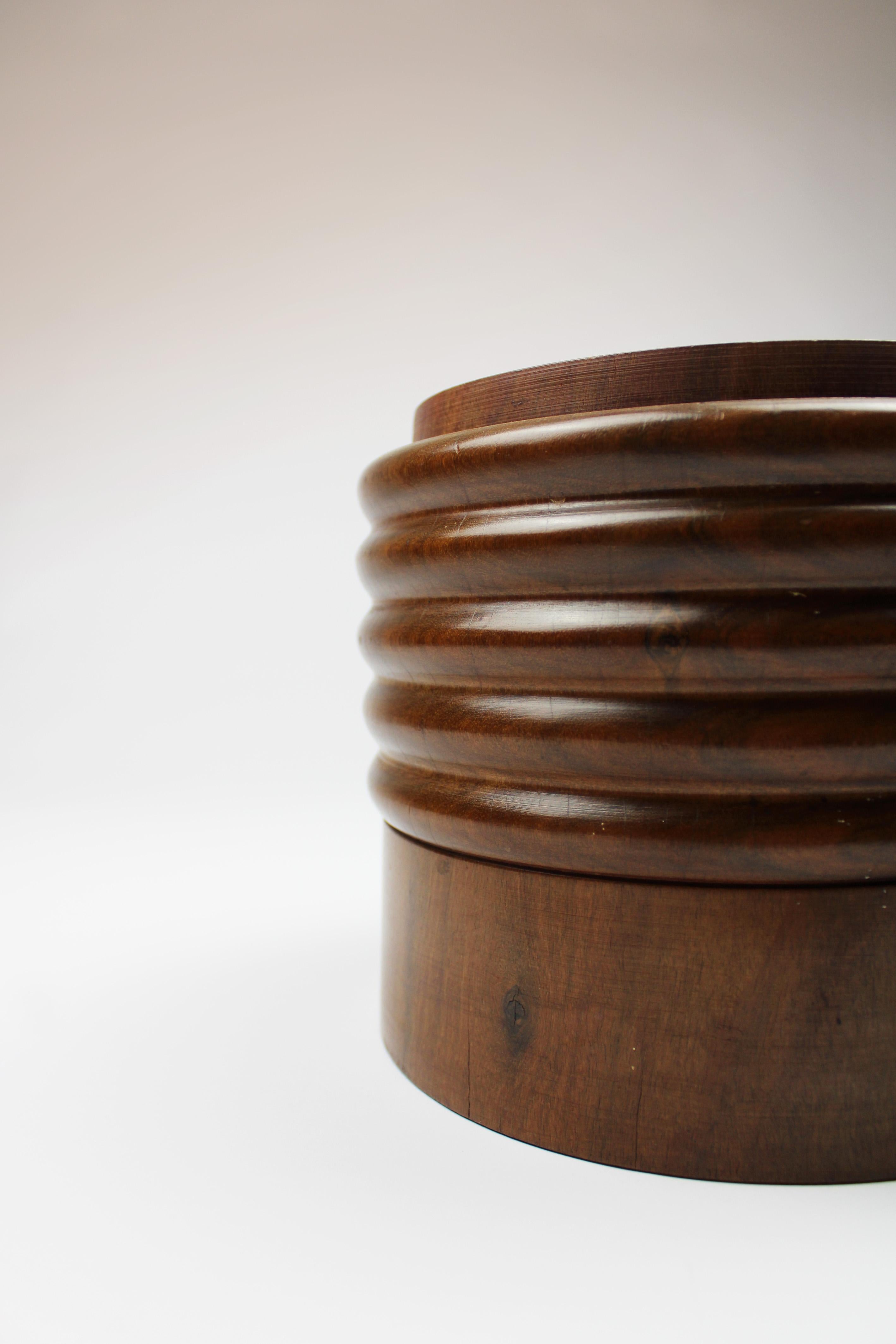 Dutch 19th Century Georgian wooden treen Tobacco Jar with loose flat cover Netherlands For Sale