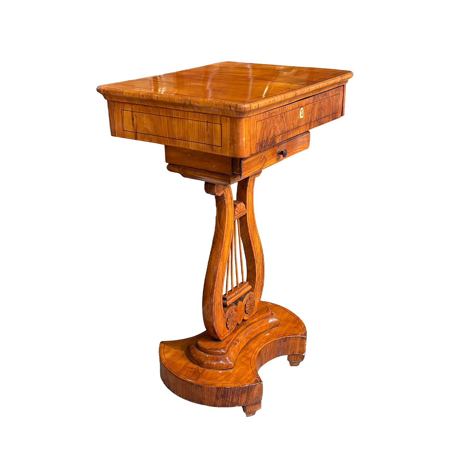 Table de couture Biedermeier en merisier poli du 19ème siècle allemand Bon état - En vente à West Palm Beach, FL