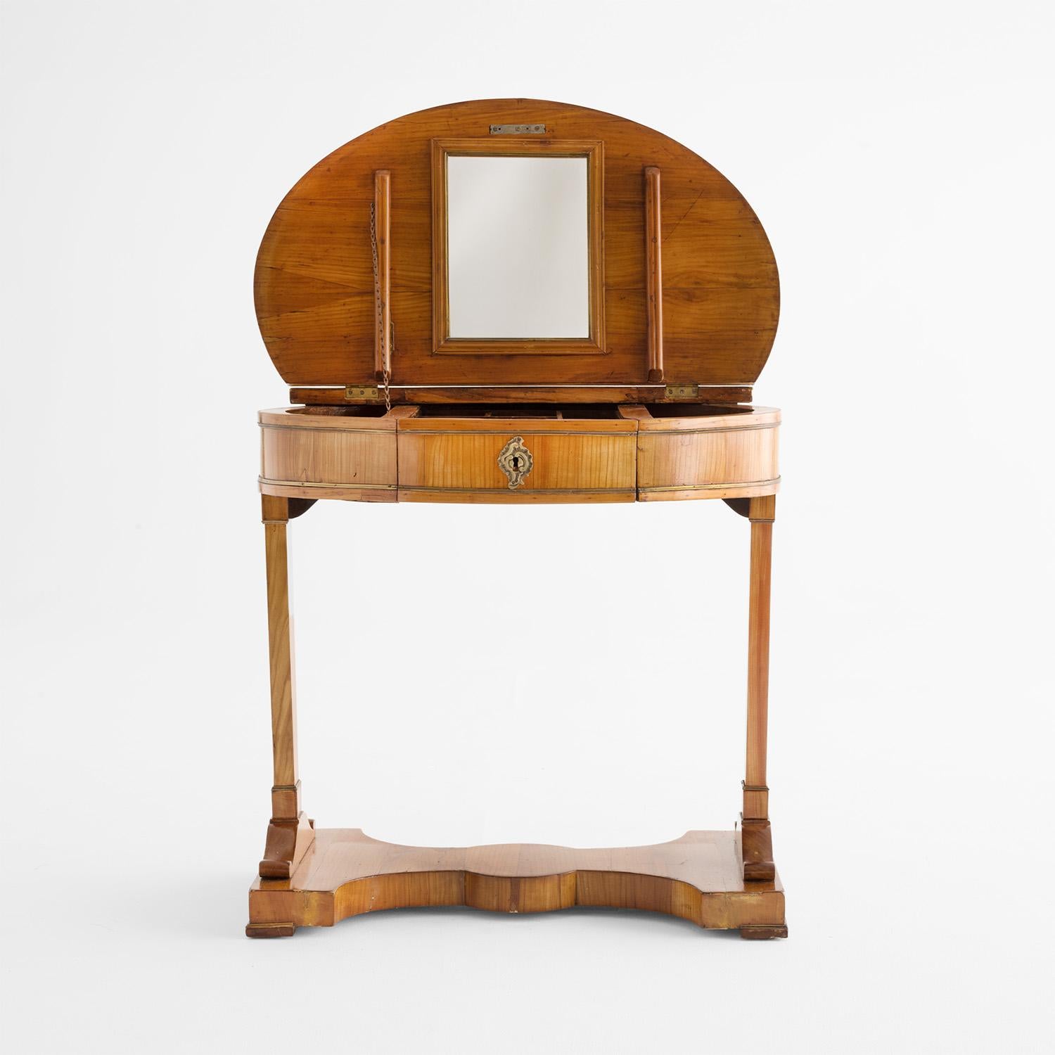 Tavolo da cucito in legno di ciliegio lucidato a gommalacca del 19° secolo, tedesco antico Biedermeier in vendita 3