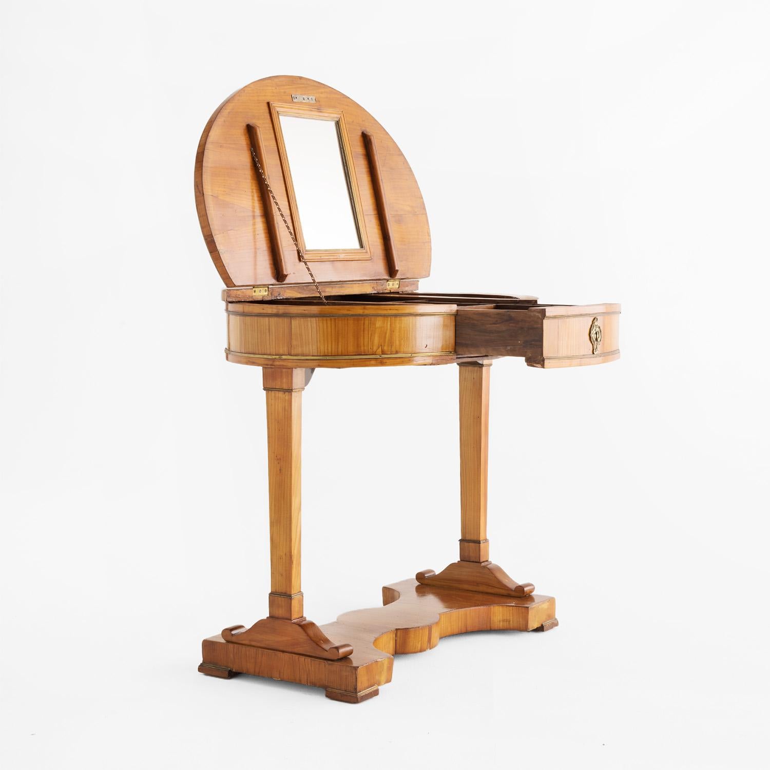 Tavolo da cucito in legno di ciliegio lucidato a gommalacca del 19° secolo, tedesco antico Biedermeier in vendita 4