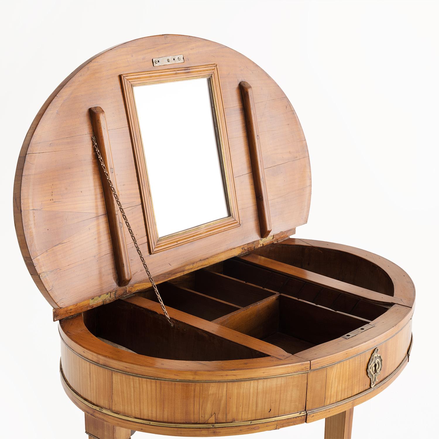 Tavolo da cucito in legno di ciliegio lucidato a gommalacca del 19° secolo, tedesco antico Biedermeier in vendita 5