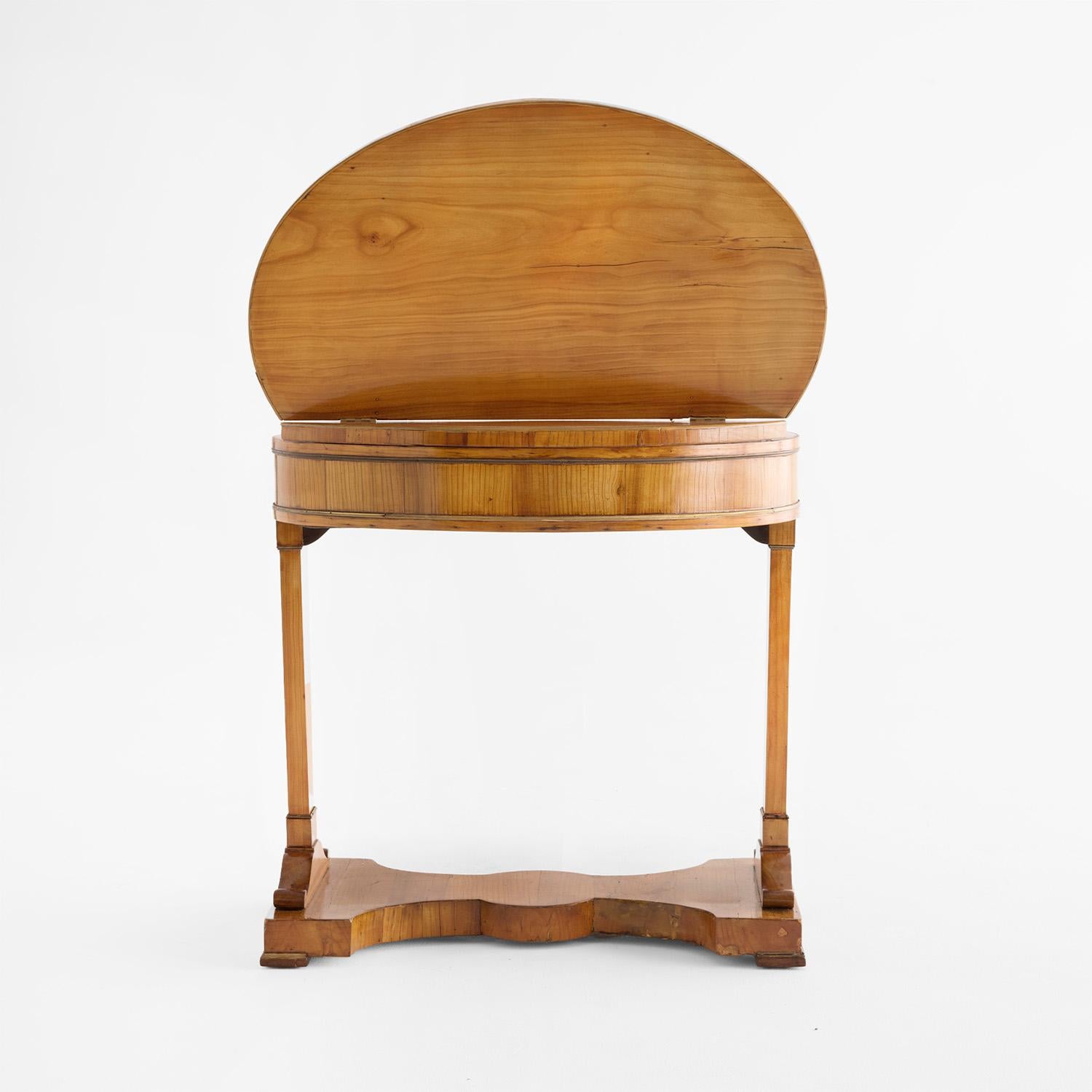 Tavolo da cucito in legno di ciliegio lucidato a gommalacca del 19° secolo, tedesco antico Biedermeier in vendita 2