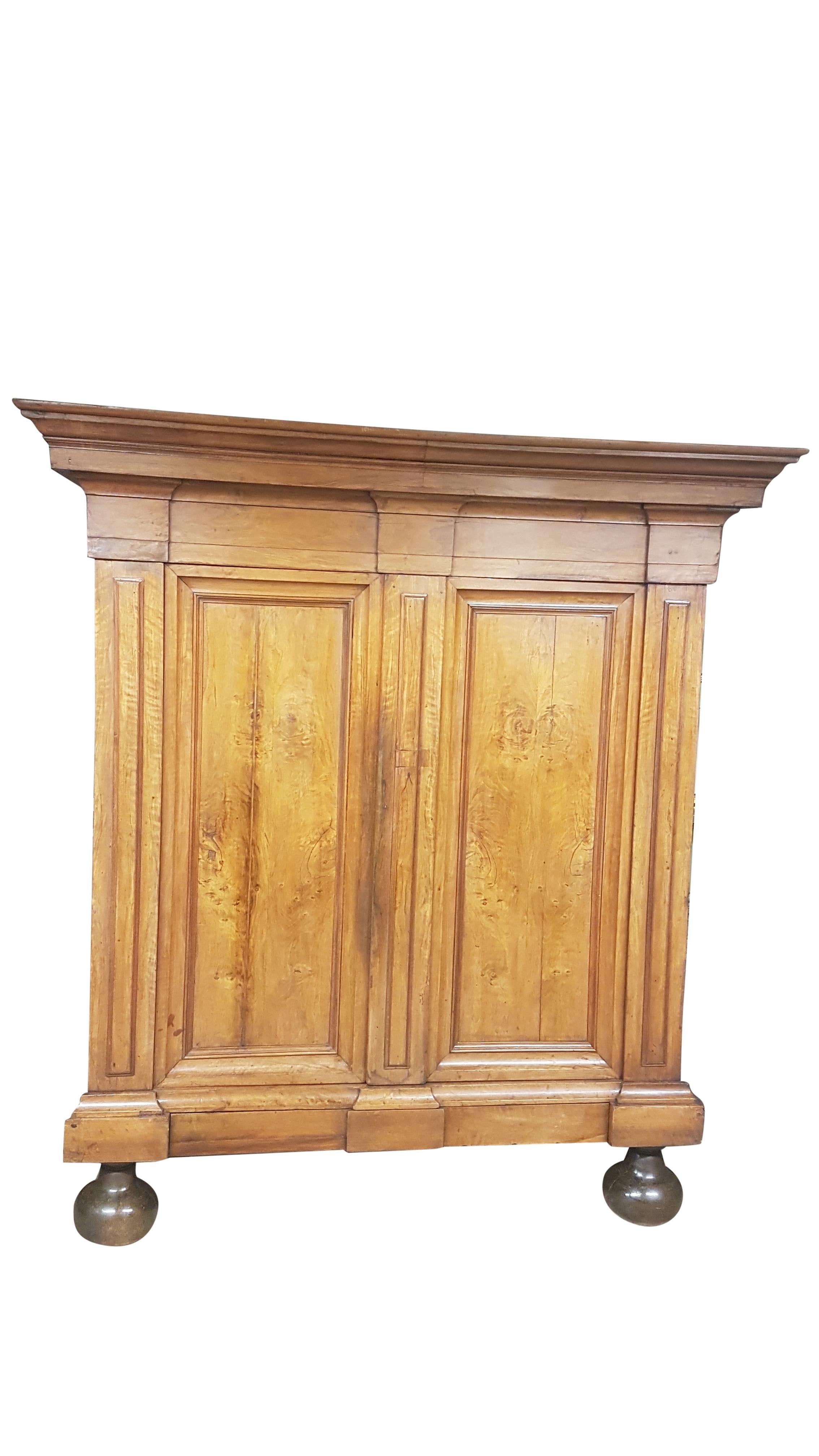 19th Century German Baroque Style Walnut Armoire In Distressed Condition For Sale In Bodicote, Oxfordshire