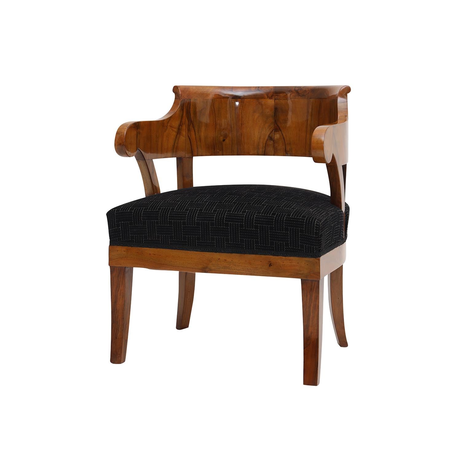 19th Century German Biedermeier Antique Shellac Polished Mahogany Armchair In Good Condition For Sale In West Palm Beach, FL
