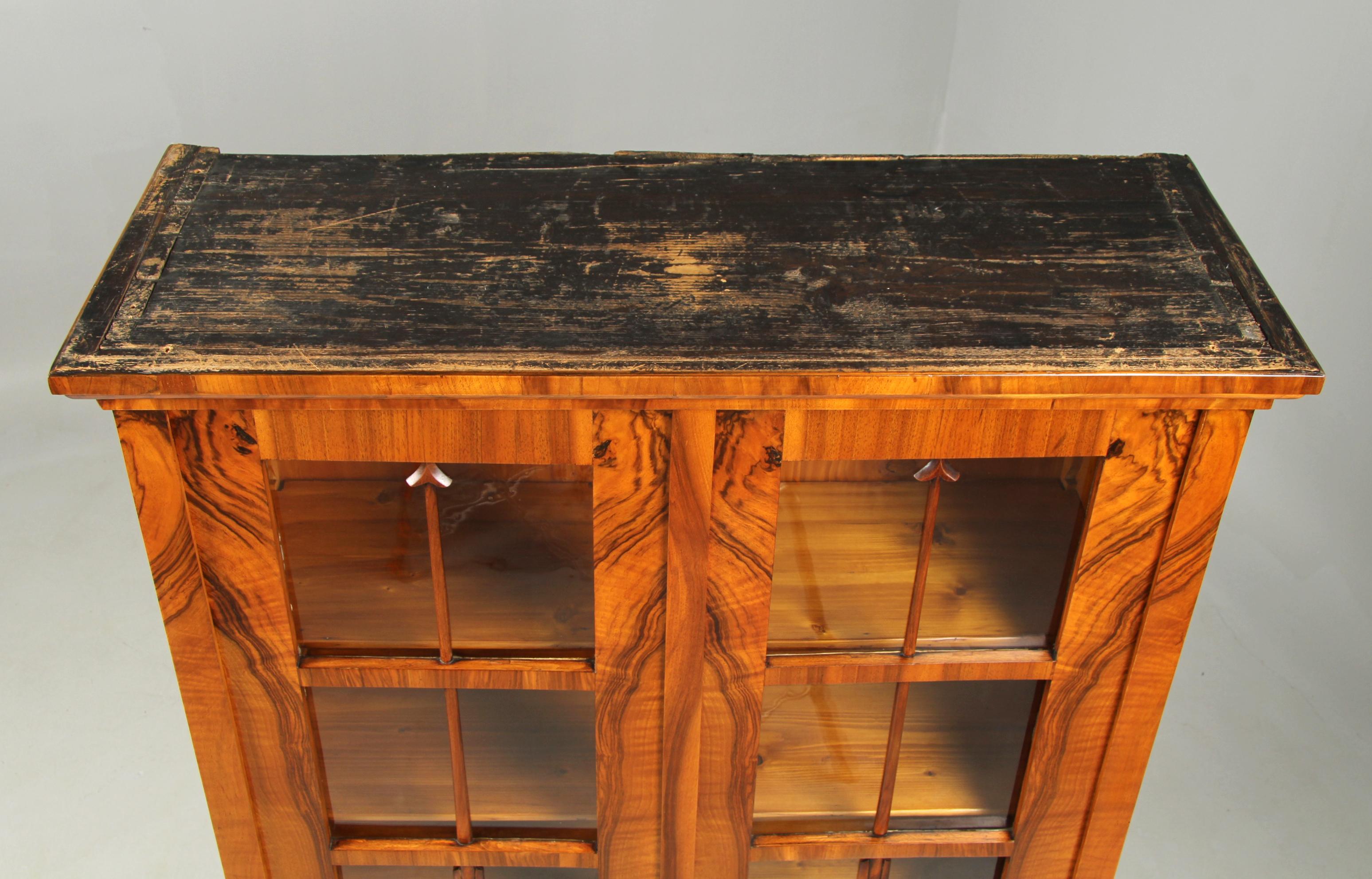 19th Century German Biedermeier Bookcase, Walnut, circa 1825 8
