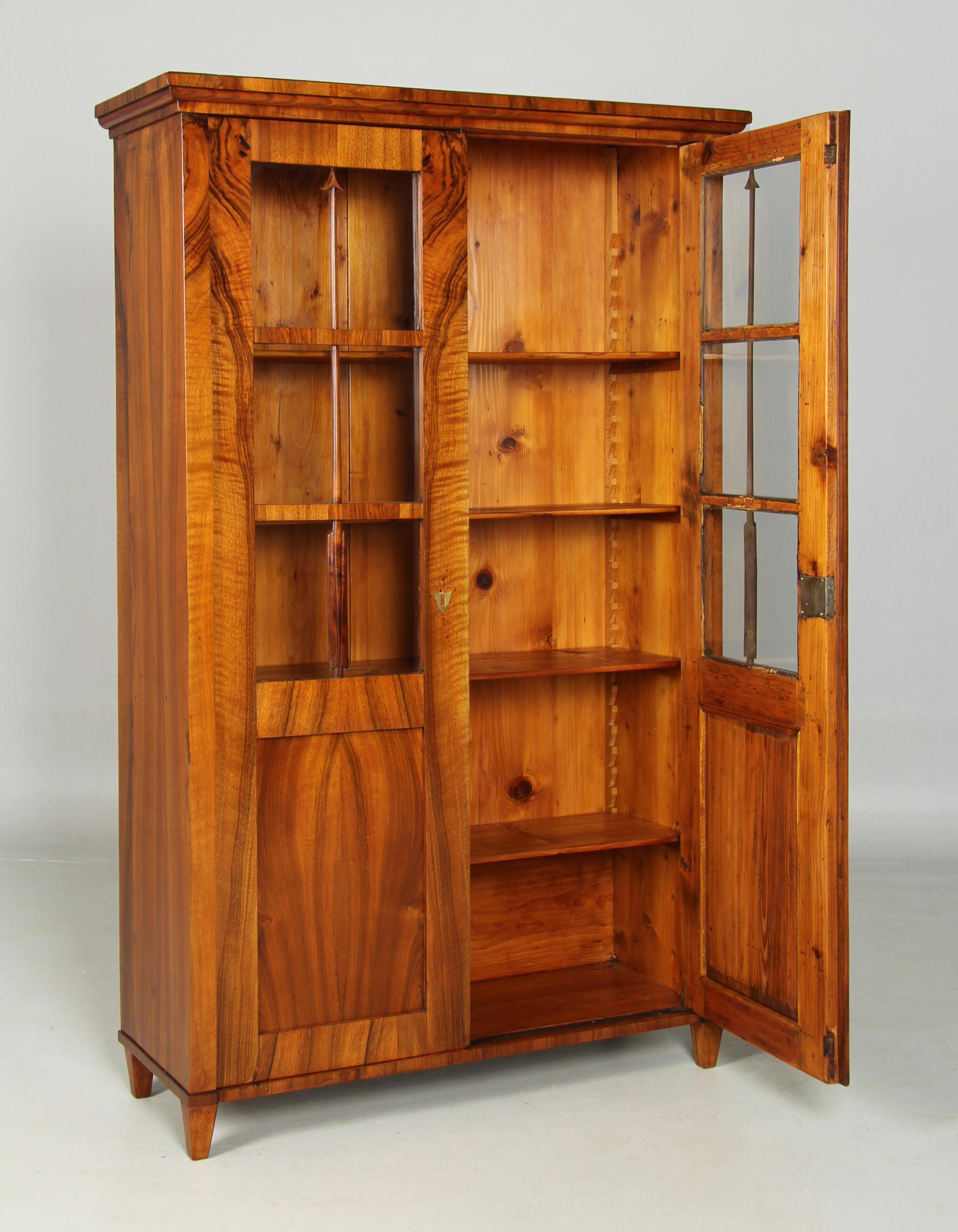 19th Century German Biedermeier Bookcase, Walnut, circa 1825 1