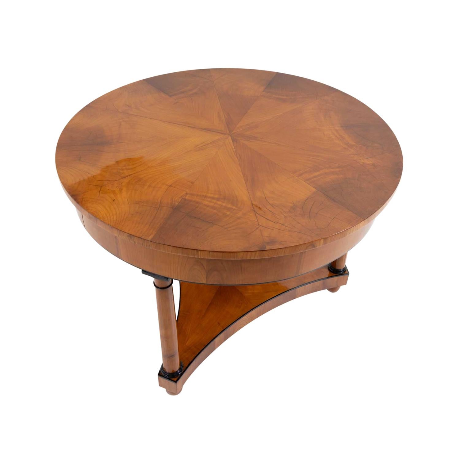 Deutscher Biedermeier Kirschbaumholz-Mitteltisch aus dem 19. Jahrhundert – Antiker Serviertisch im Angebot 1