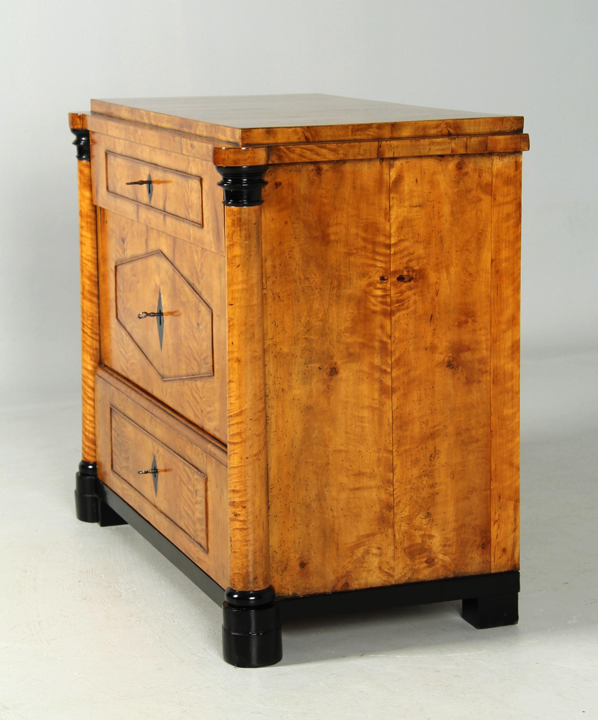 19th Century German Biedermeier Chest Of Drawers, Birch, circa 1820 7
