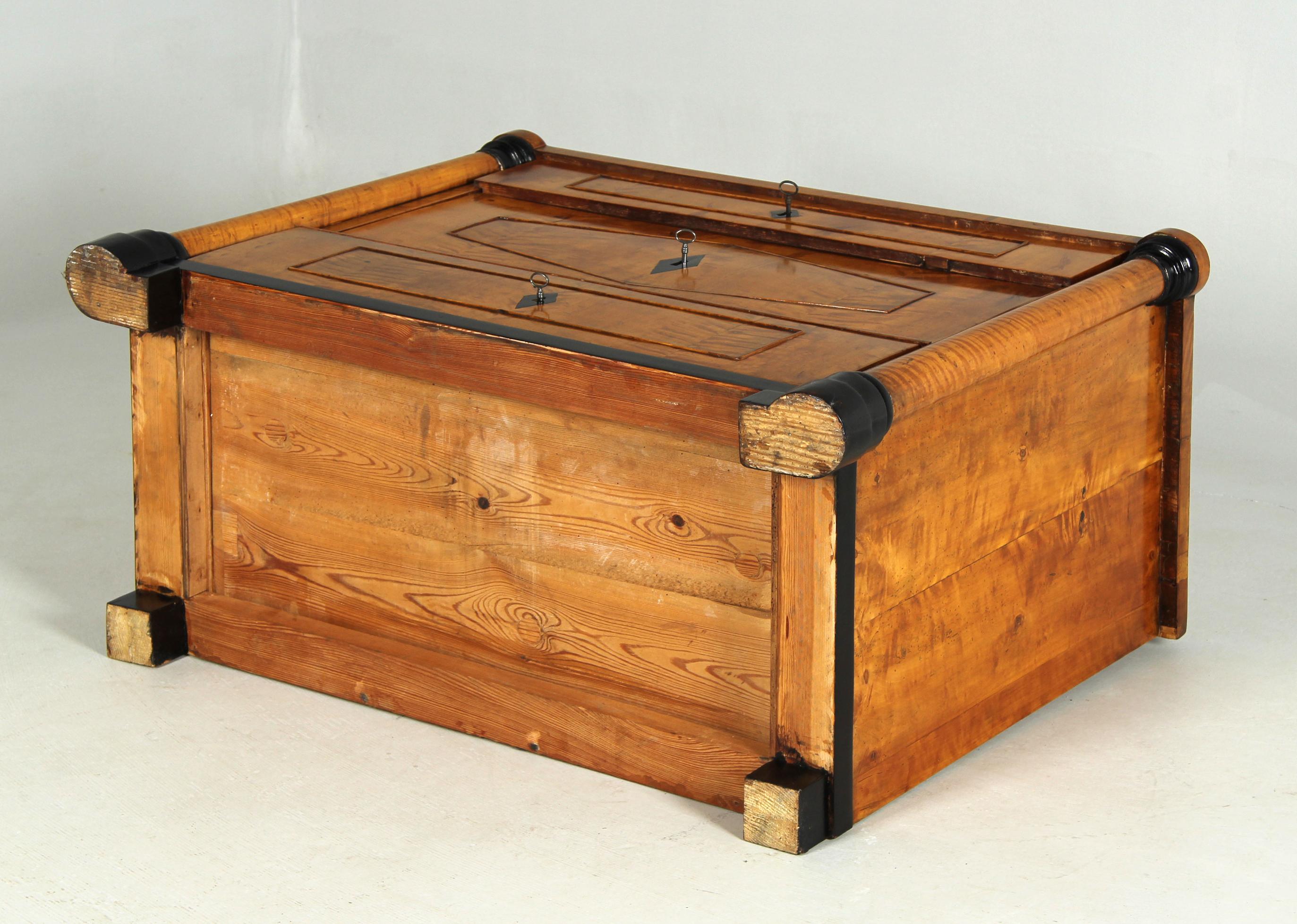 19th Century German Biedermeier Chest Of Drawers, Birch, circa 1820 8