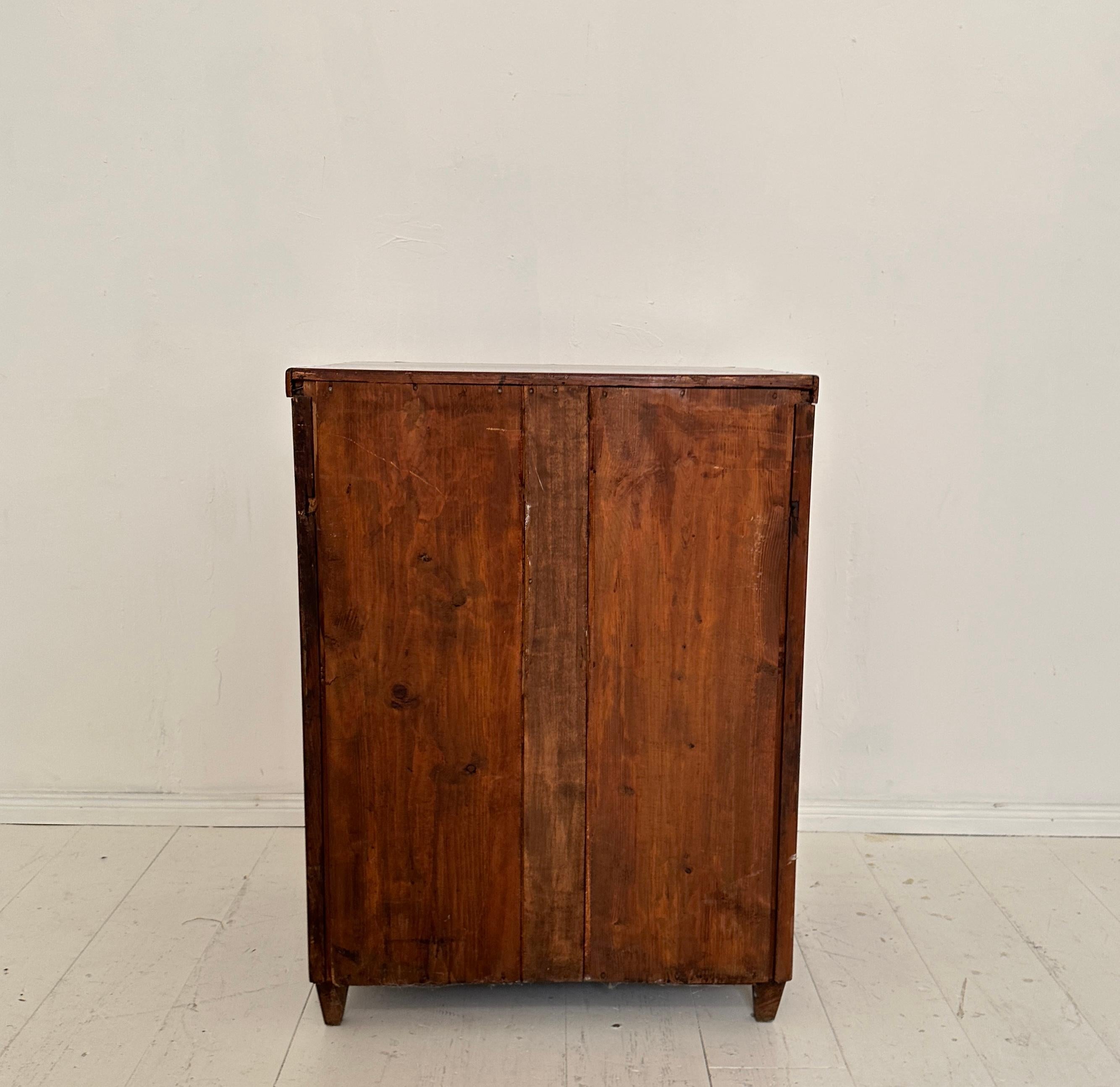 Cassettiera Biedermeier tedesca del XIX secolo / Mezzo armadio in noce, 1830 in vendita 6
