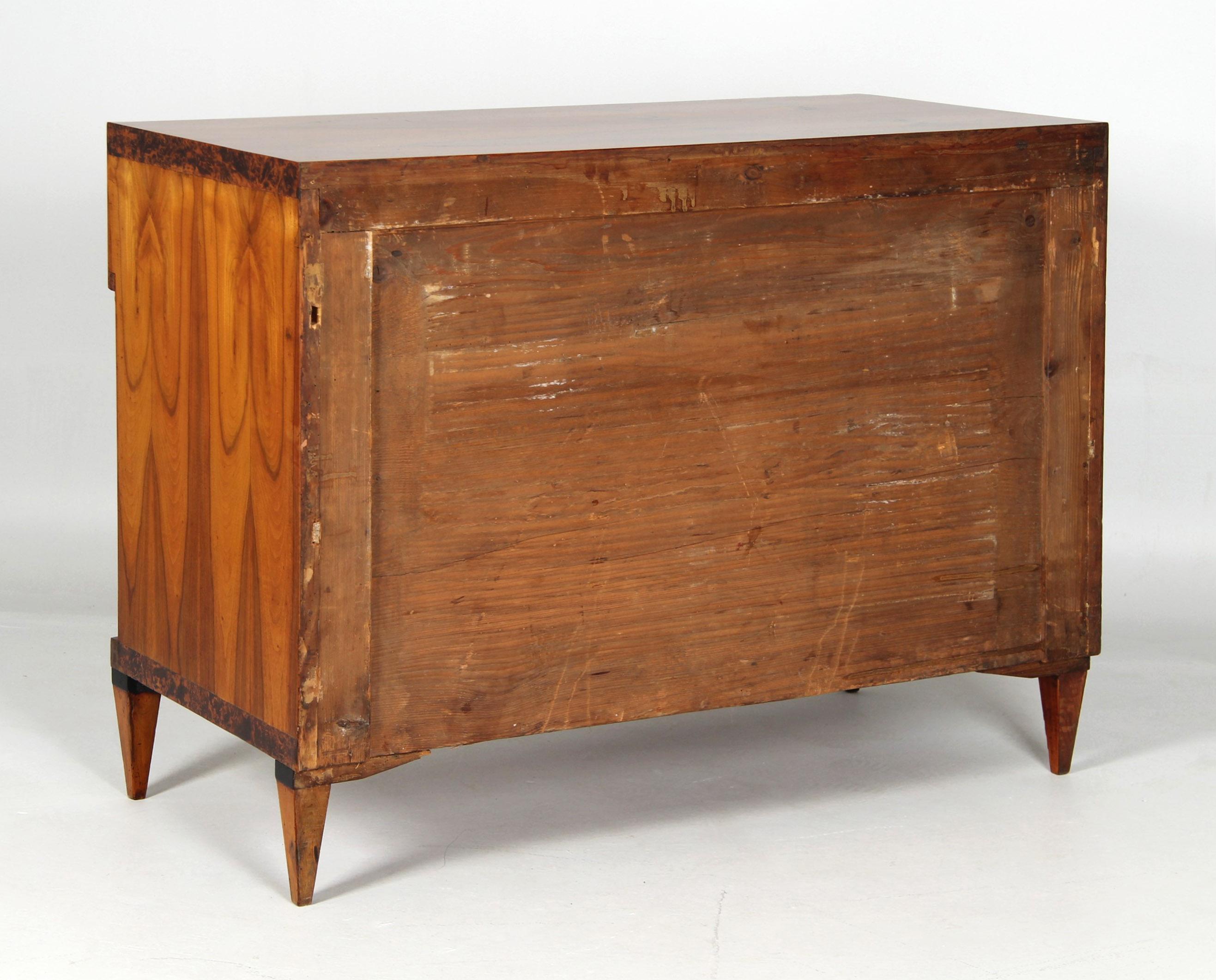 Cassettiera Biedermeier tedesca del XIX secolo, noce, Baviera, circa 1820 in vendita 7