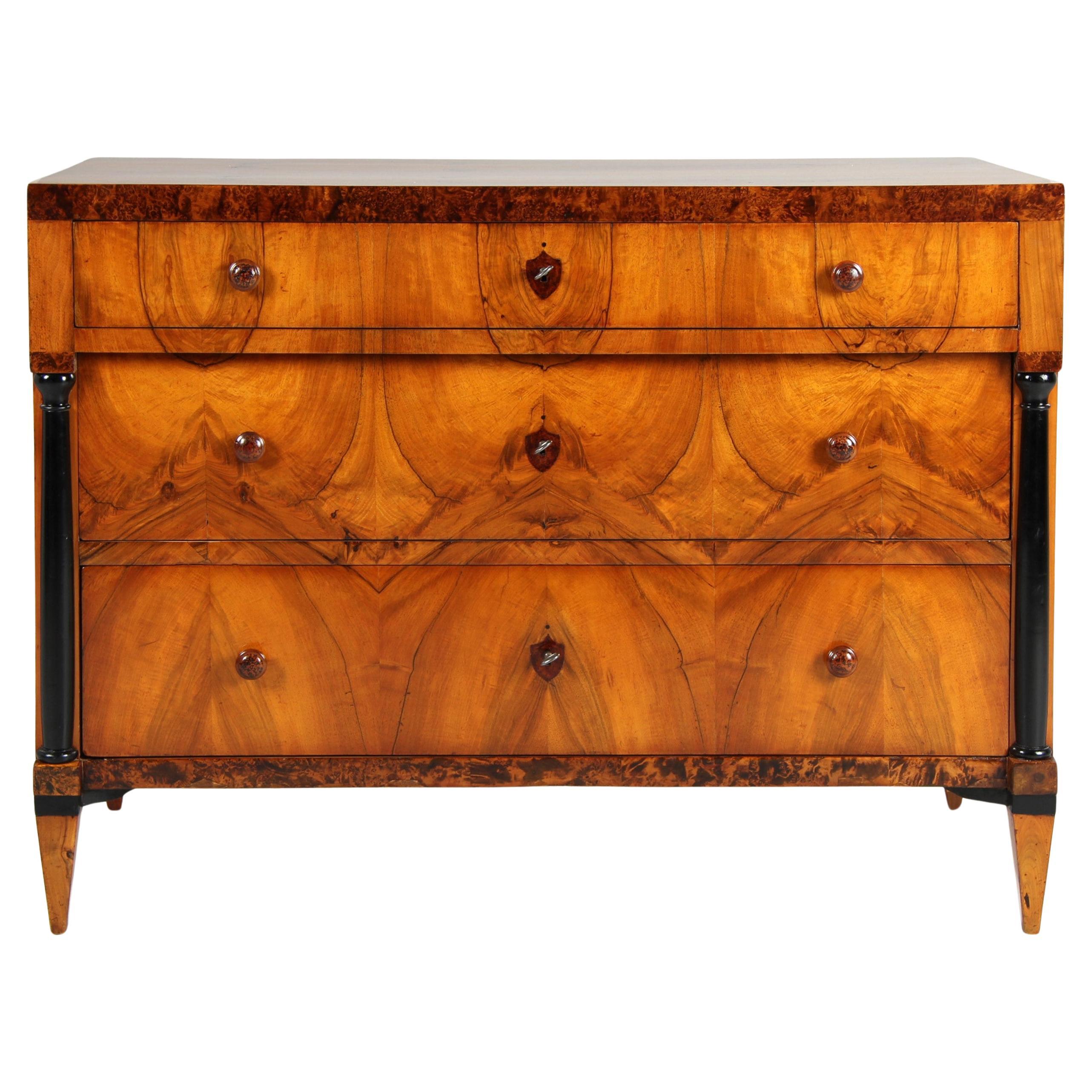 19th Century German Biedermeier Chest Of Drawers, Walnut, Bavaria, circa 1820