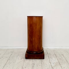 19th Century German Biedermeier Column in Walnut, around 1820