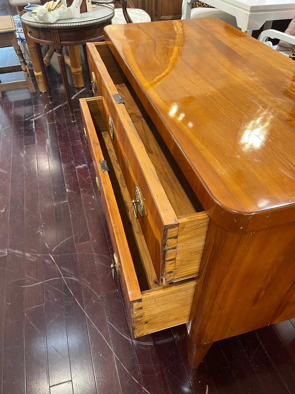 19th Century German Biedermeier Commode For Sale 1