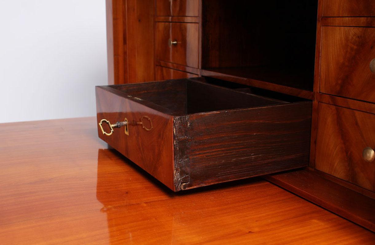 Deutscher Biedermeier-Eckschrank, Sekretär, Kirschbaumholz, 19. Jahrhundert 2