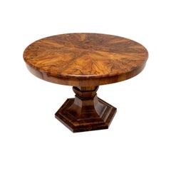 19th Century German Biedermeier Extendable Antique Walnut Dining Room Table