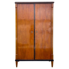 Armadio in mogano Biedermeier tedesco del XIX secolo - Armadio in noce antico
