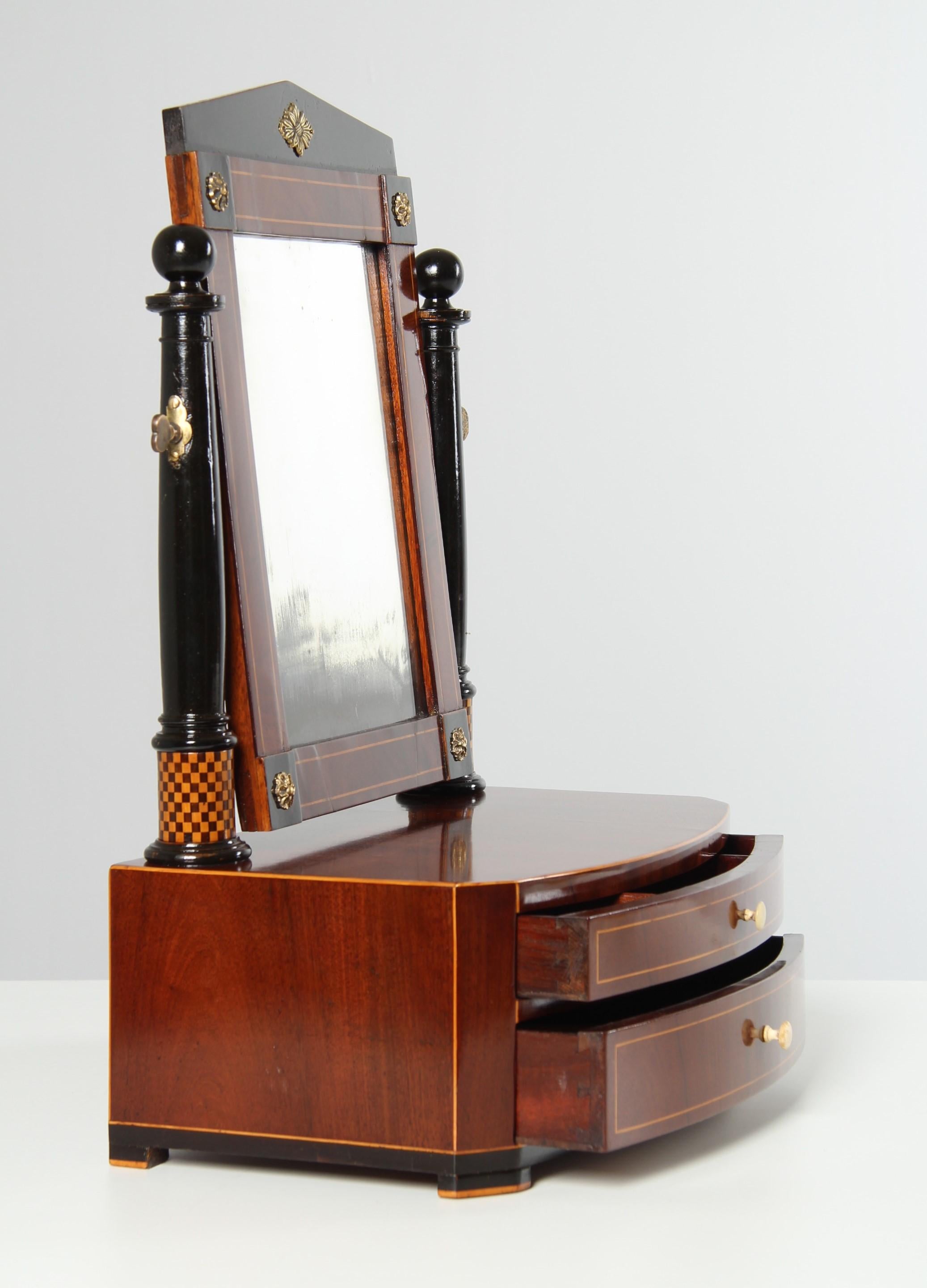 Espejo de maquillaje Biedermeier alemán del siglo XIX, llamado Psique, Fechado: 1832 en venta 3