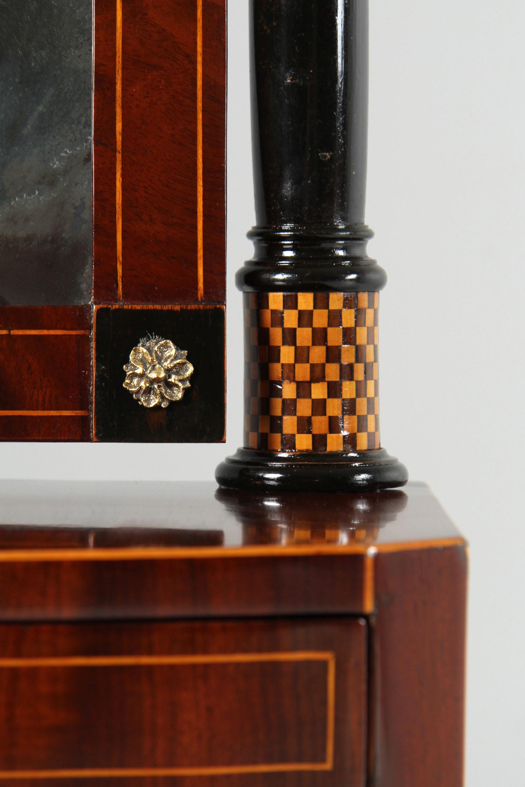 Espejo de maquillaje Biedermeier alemán del siglo XIX, llamado Psique, Fechado: 1832 en venta 1