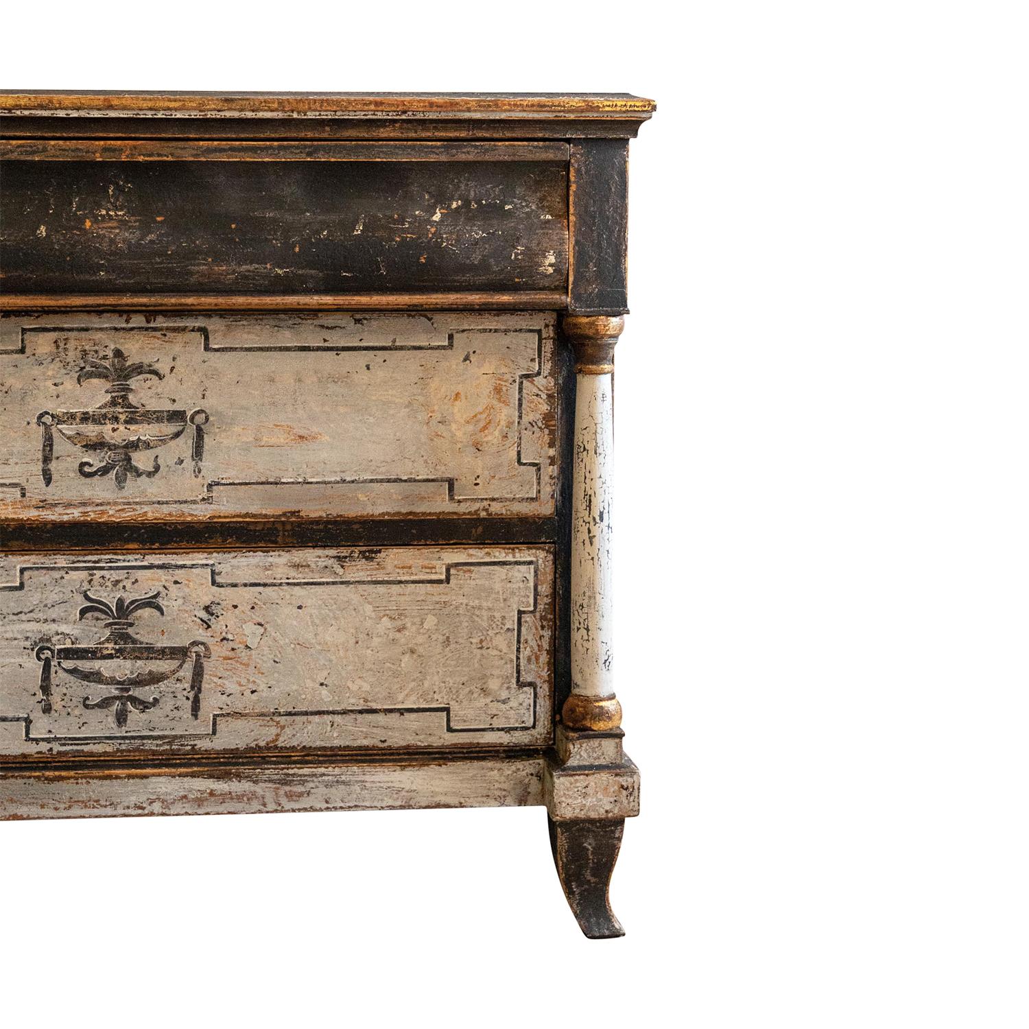 Deutsche Biedermeier-Kommode aus Kiefernholz des 19. Jahrhunderts – antiker Beistelltisch für ein Bett (Metall) im Angebot
