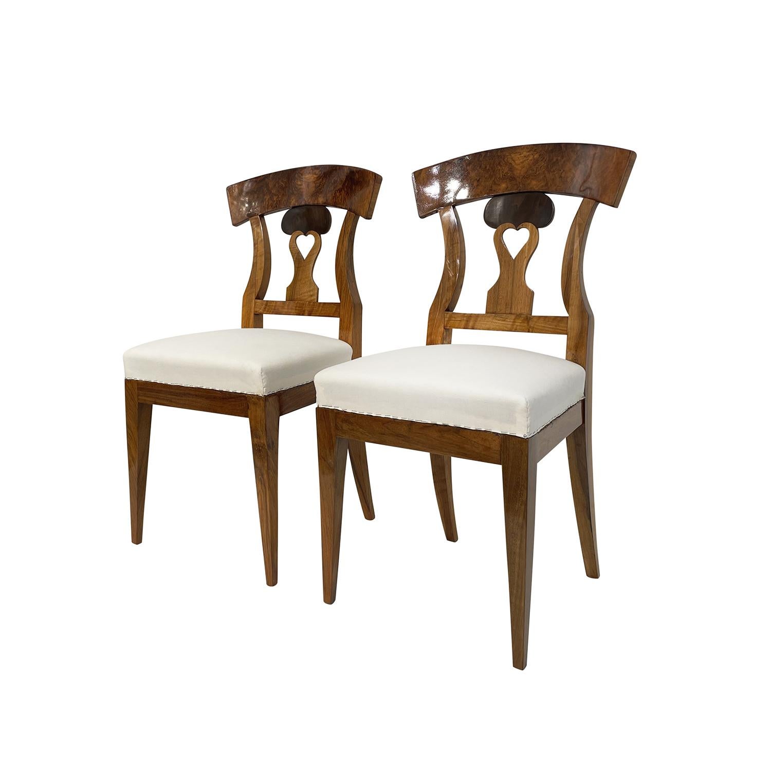 19th Century German Biedermeier Set of Four Cherrywood Dining Room Chairs In Good Condition In West Palm Beach, FL