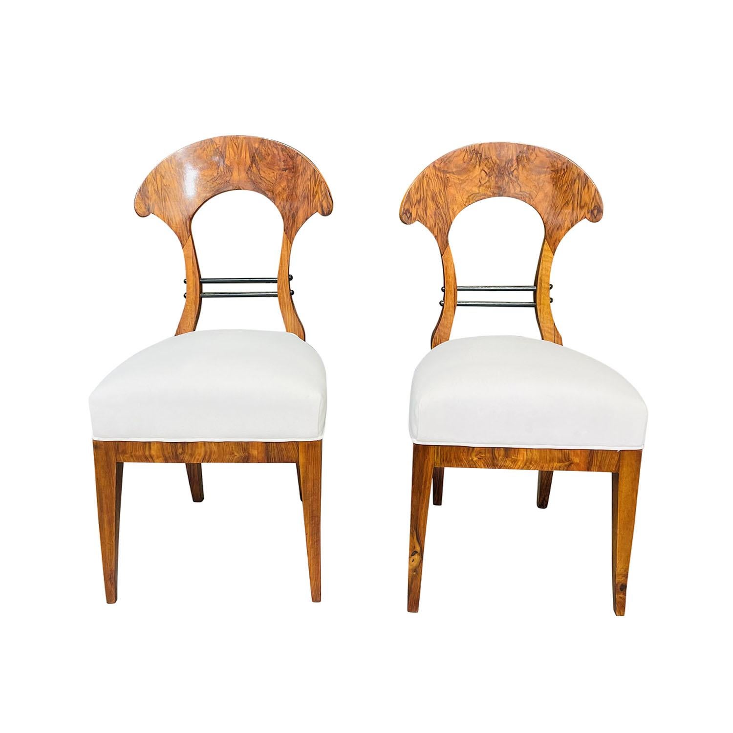 19th Century German Set of Six Biedermeier Antique Veneered Walnut Dining Chairs In Good Condition For Sale In West Palm Beach, FL