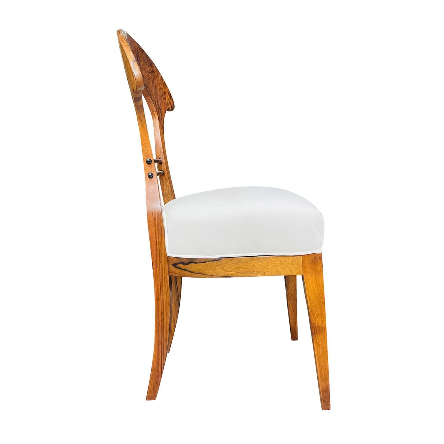 19th Century German Set of Six Biedermeier Antique Veneered Walnut Dining Chairs For Sale 1