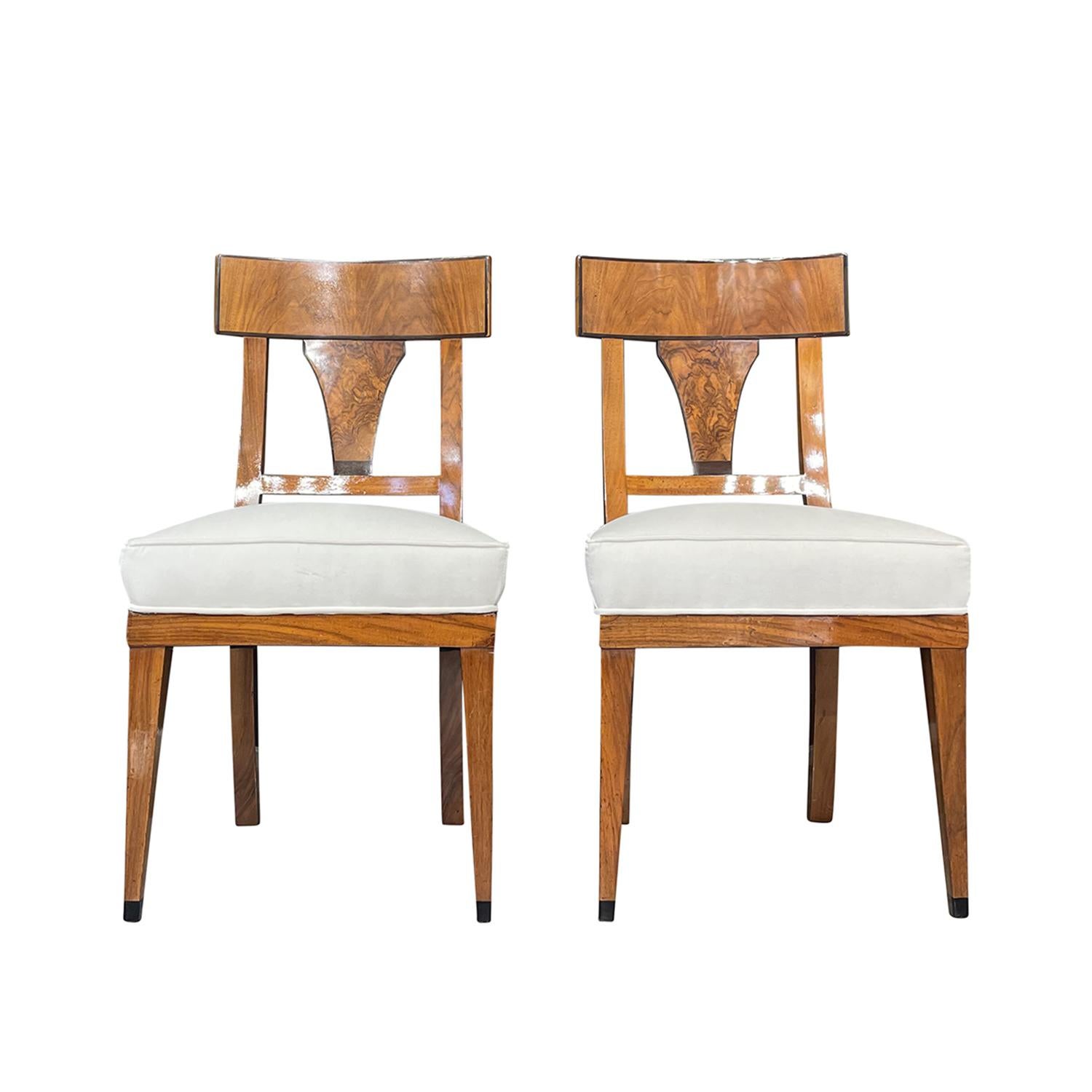 19th Century German Set of Six Antique Biedermeier Walnut Dining Room Chairs For Sale 1