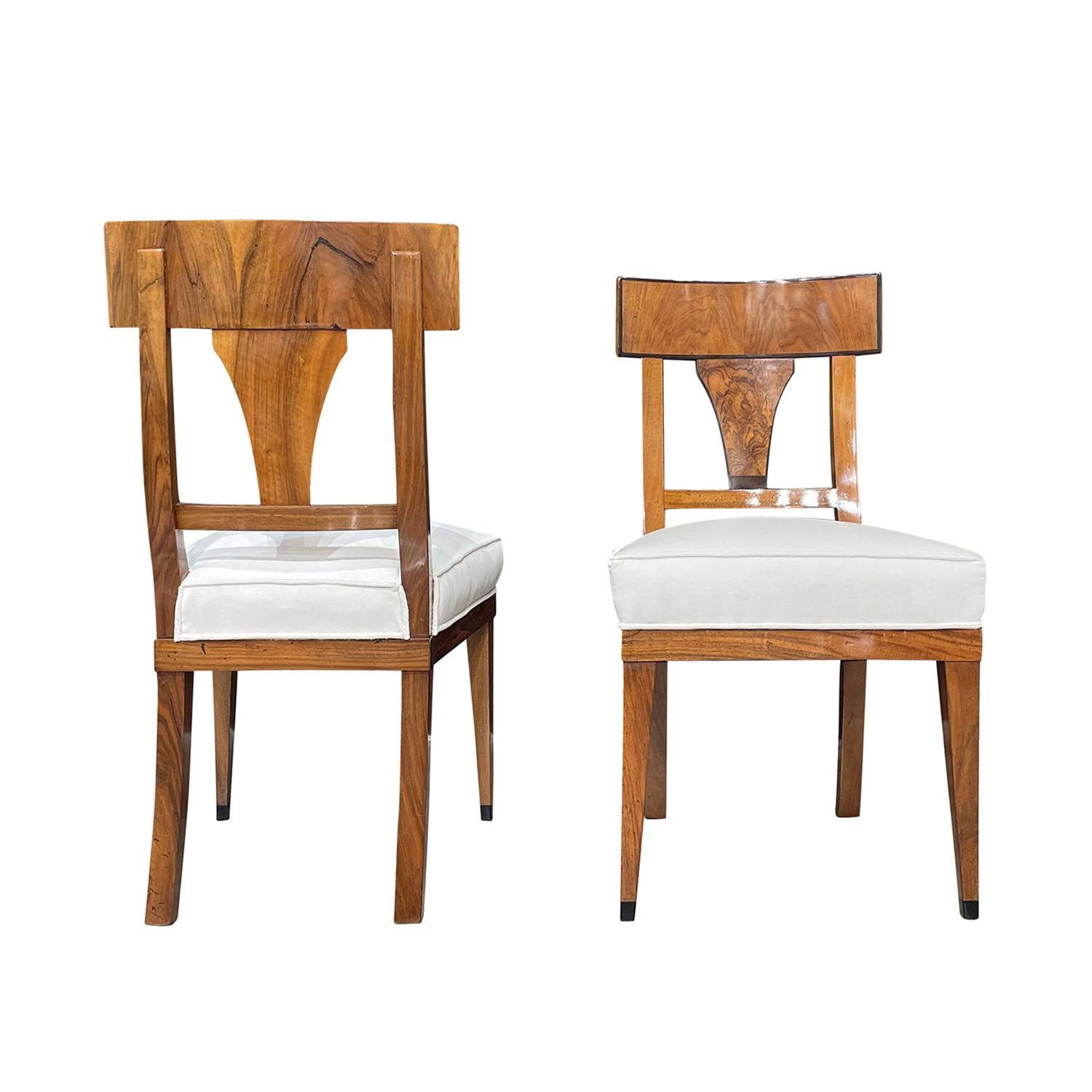19th Century German Set of Six Antique Biedermeier Walnut Dining Room Chairs For Sale 3