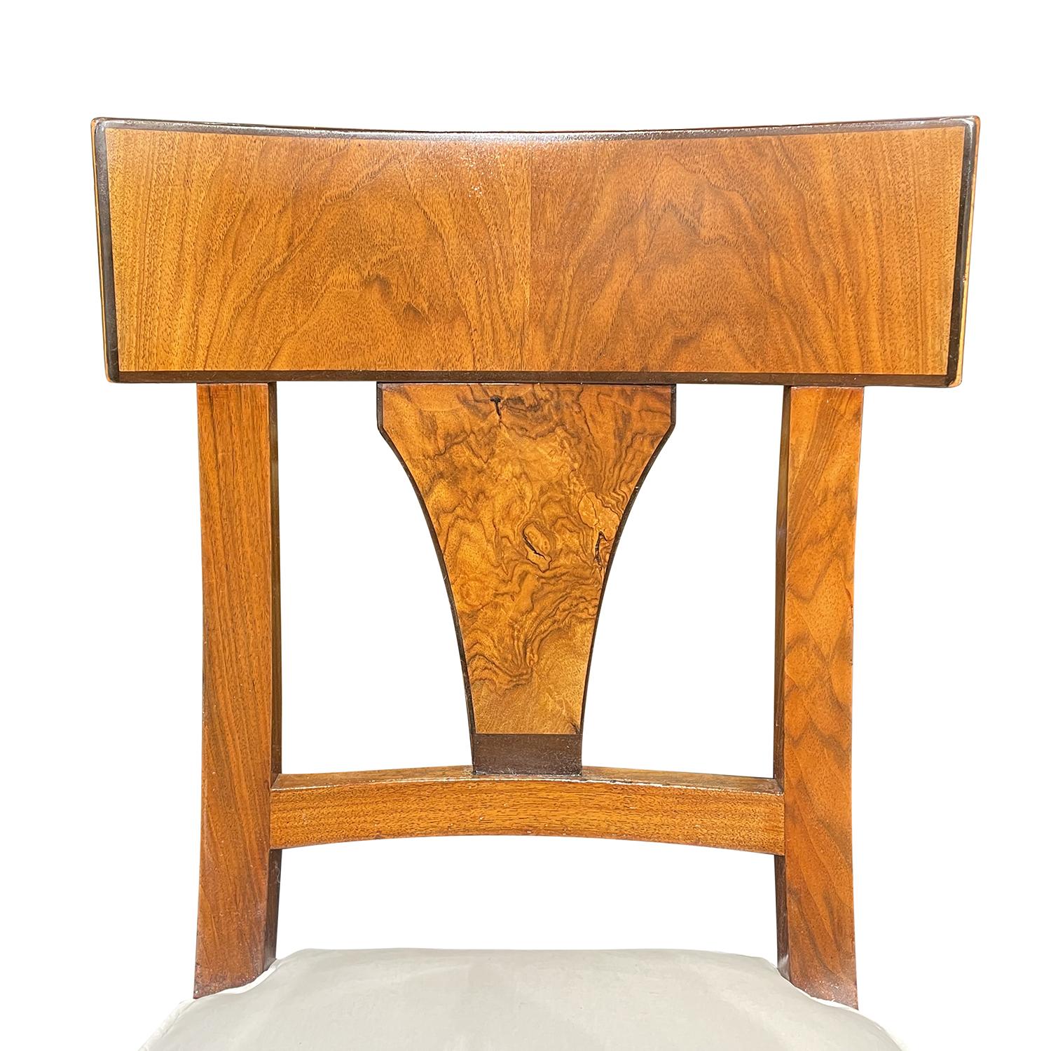 19th Century German Set of Six Antique Biedermeier Walnut Dining Room Chairs For Sale 4