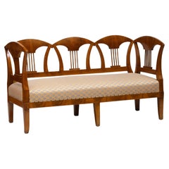Antique 19th Century German Biedermeier Settee in Walnut
