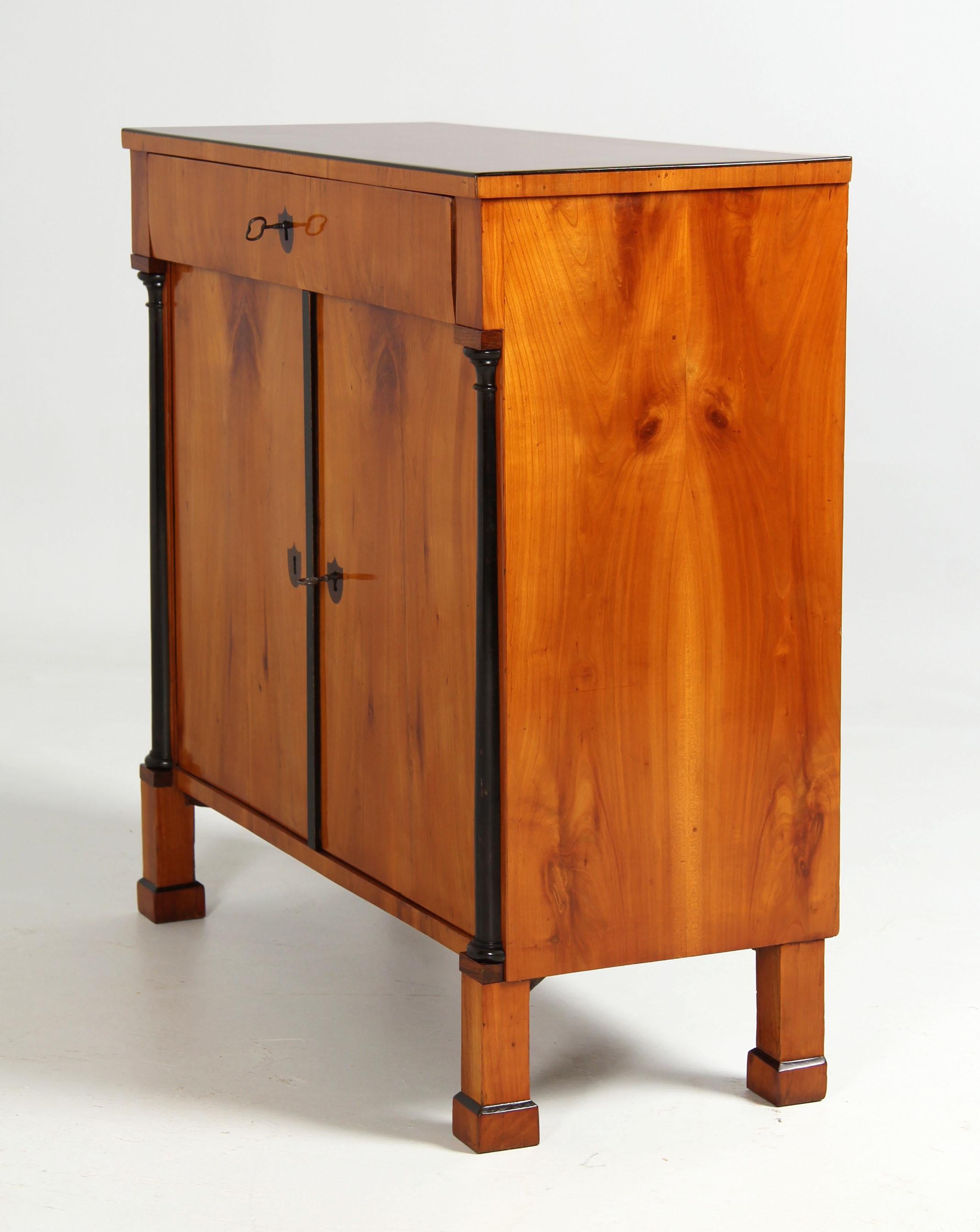 19th Century German Biedermeier Sideboard, Cherry, circa 1825 In Good Condition In Greven, DE