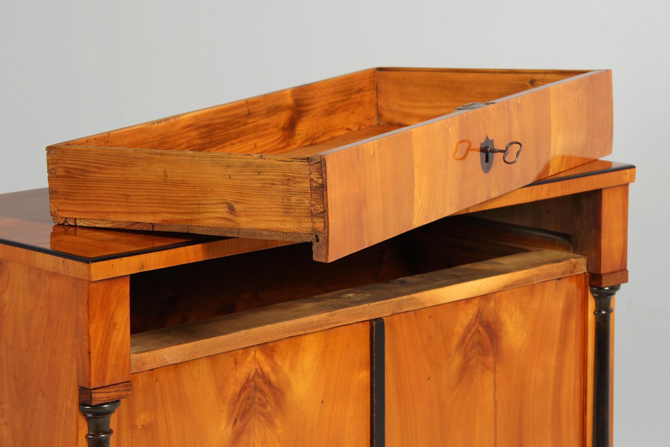 19th Century German Biedermeier Sideboard, Cherry, circa 1825 3