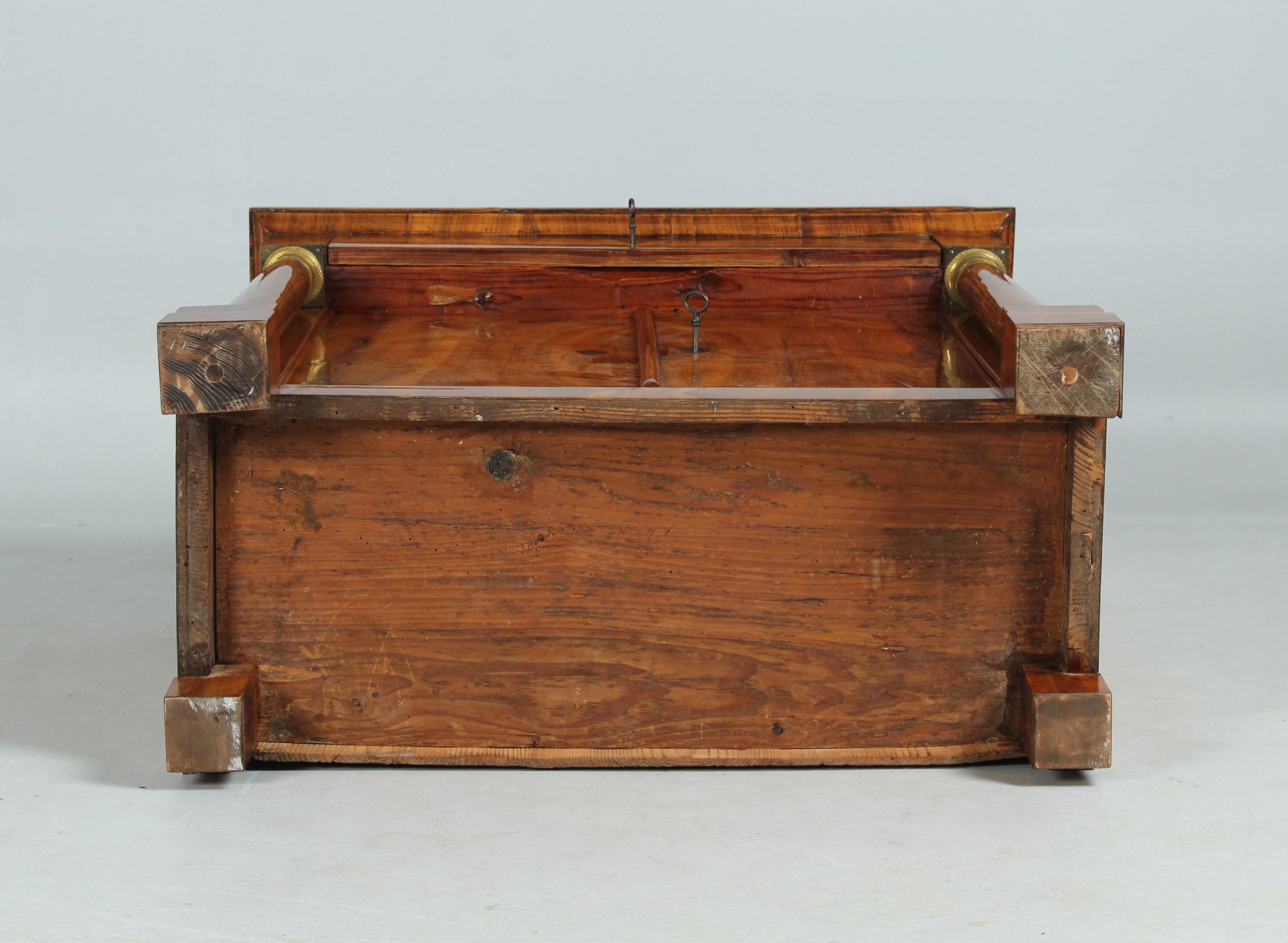 19th Century German Biedermeier Sideboard, Walnut, circa 1825 11